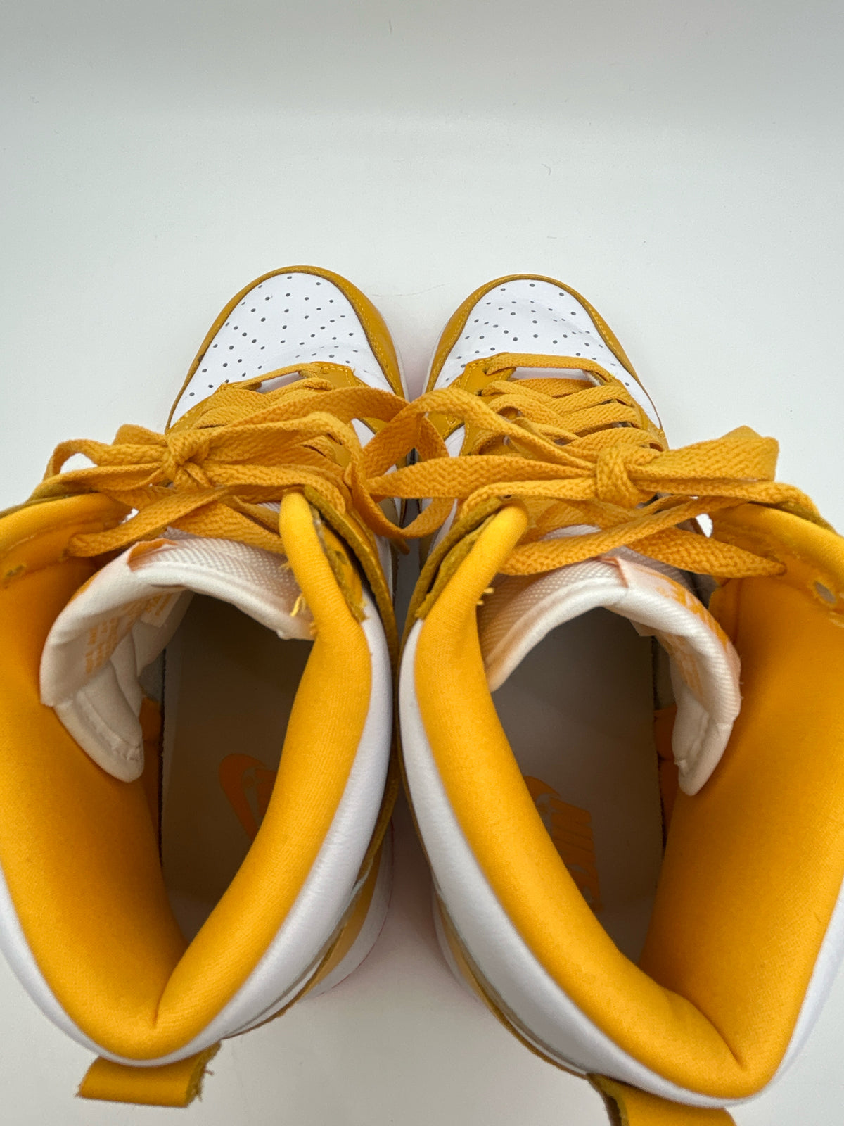 NIKE Size 8 Gold Women Sneakers