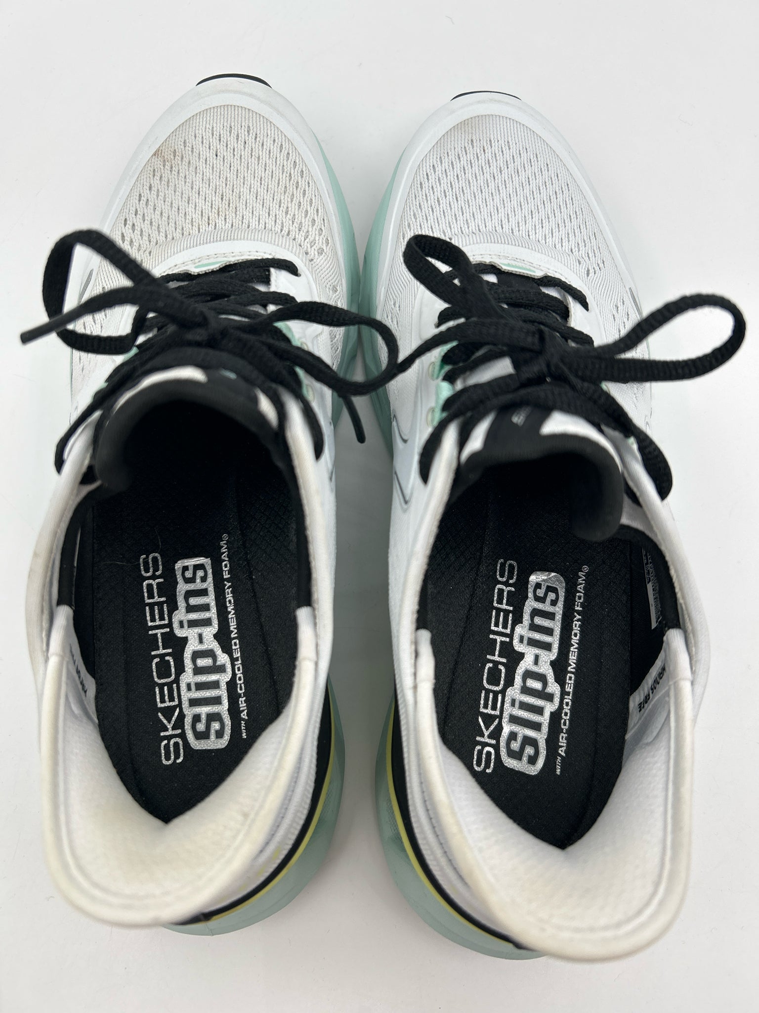 skechers Size 8 White Print Women Sneakers