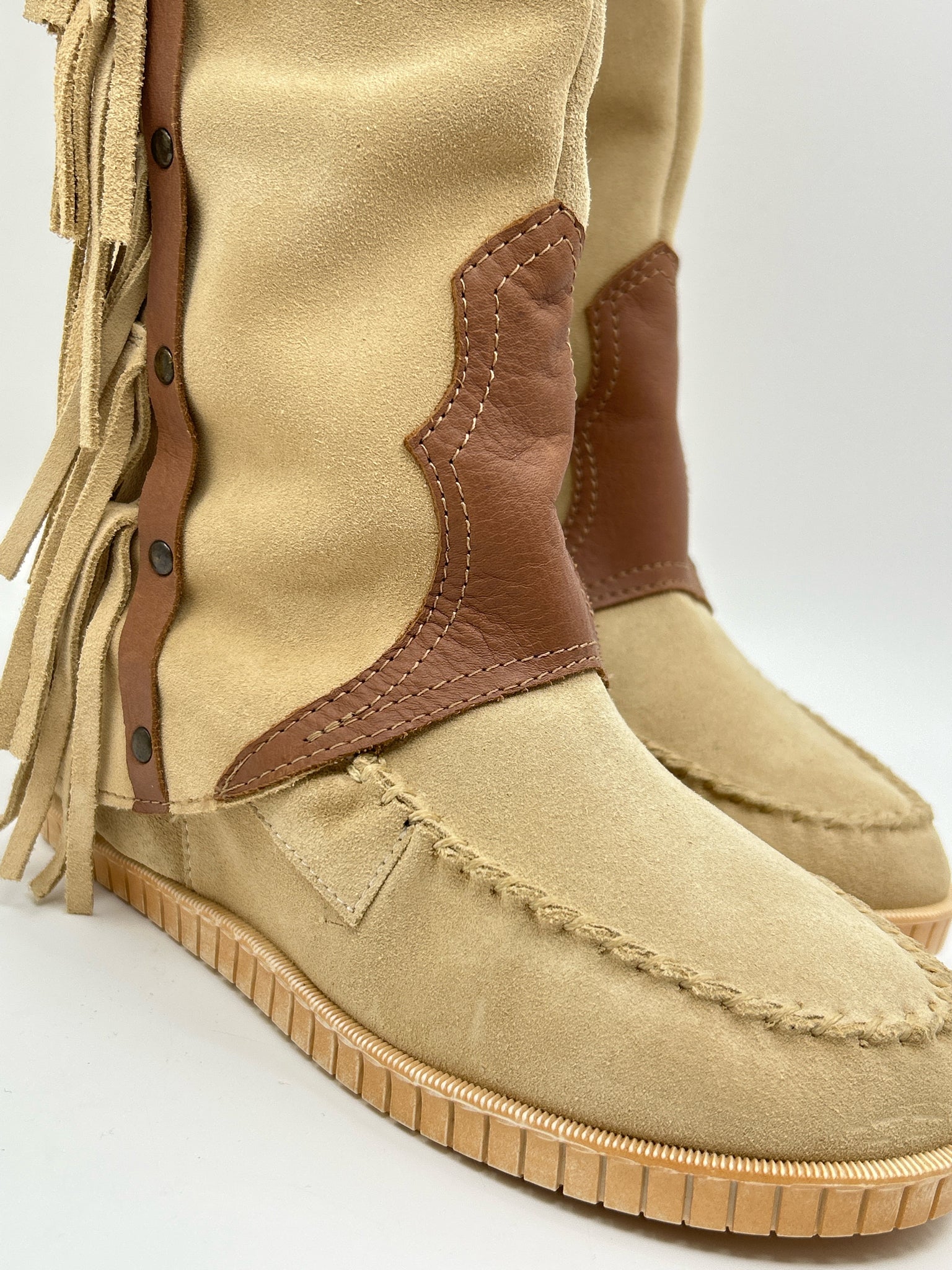 DINGO Size 7.5M BEIGE AND BROWN Women Boots