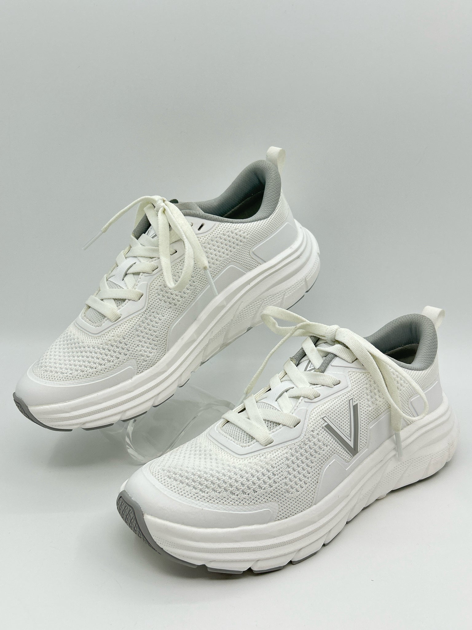 VIONIC Size 8.5 White Women Sneakers