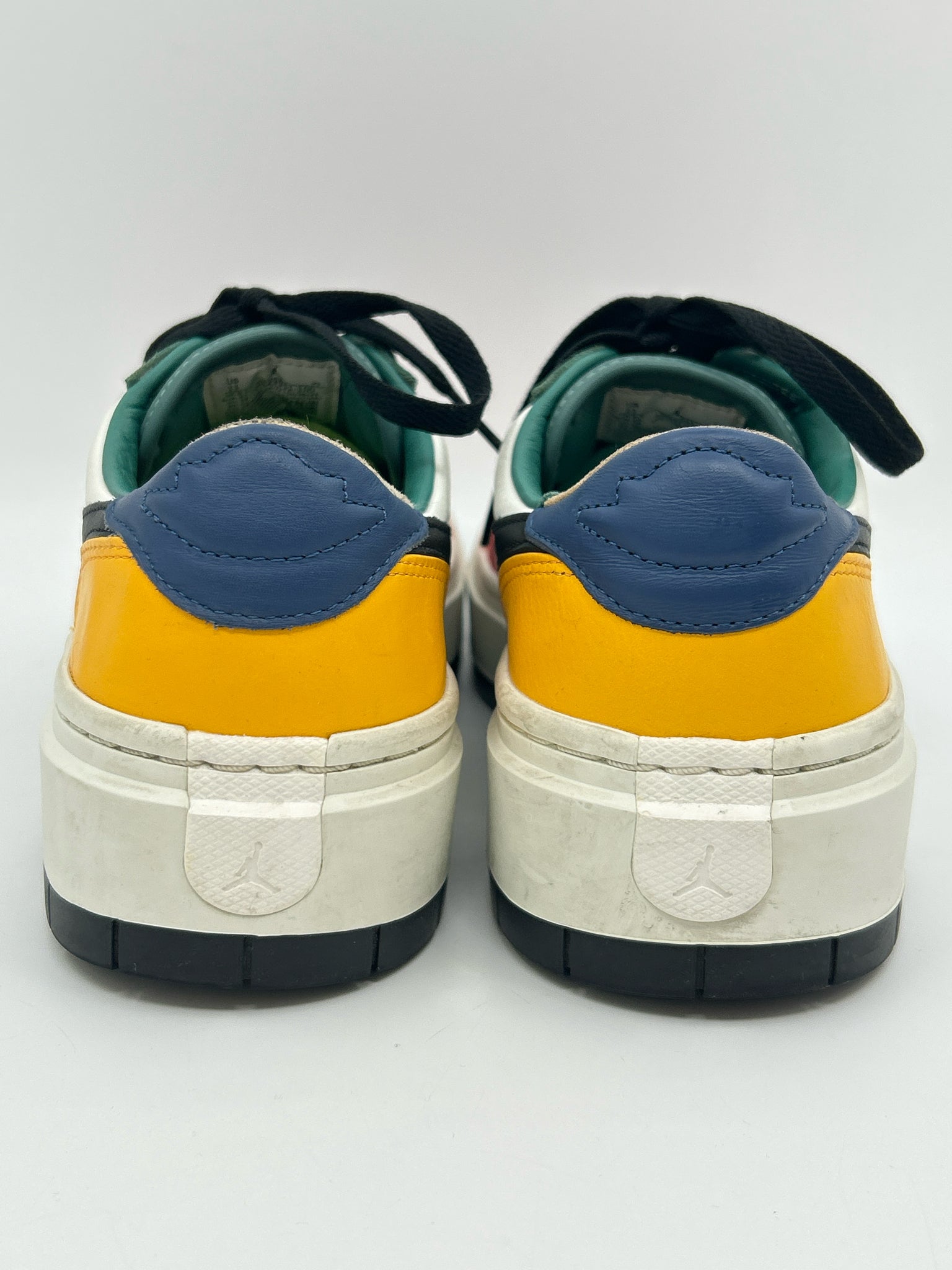 NIKE Size 11 Multi-Color Women Sneakers