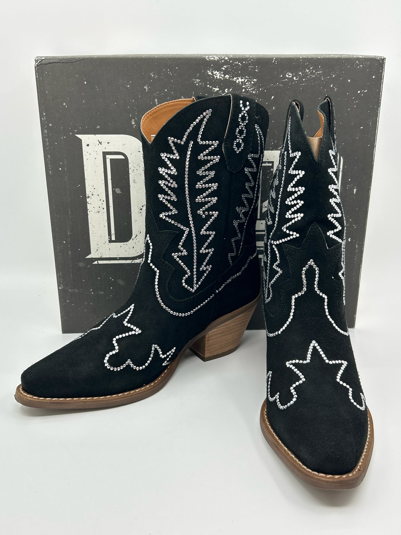 DINGO Size 7.5M Black Women Boots