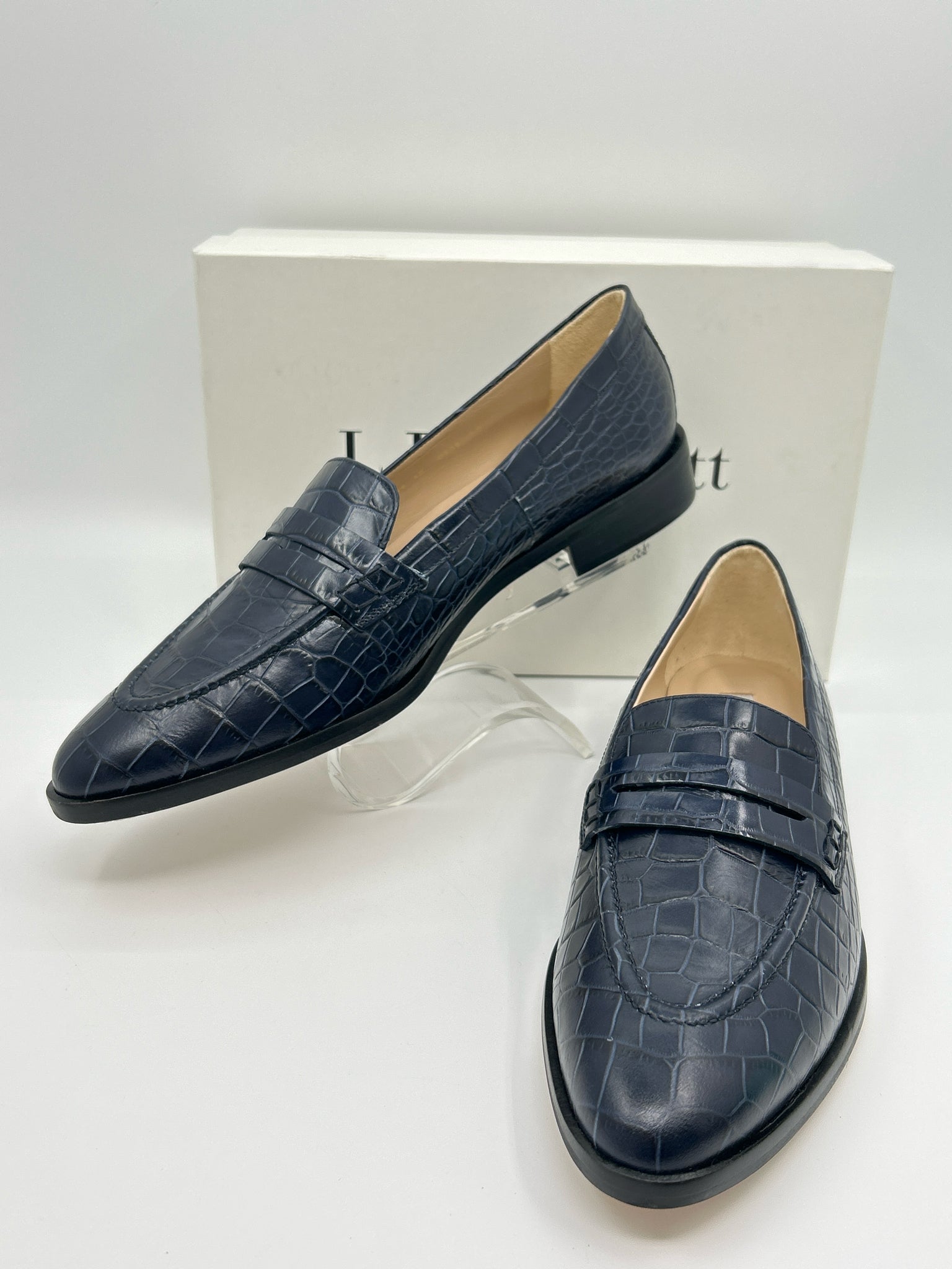 L.K. BENNETT Size 11 Navy Women Loafer