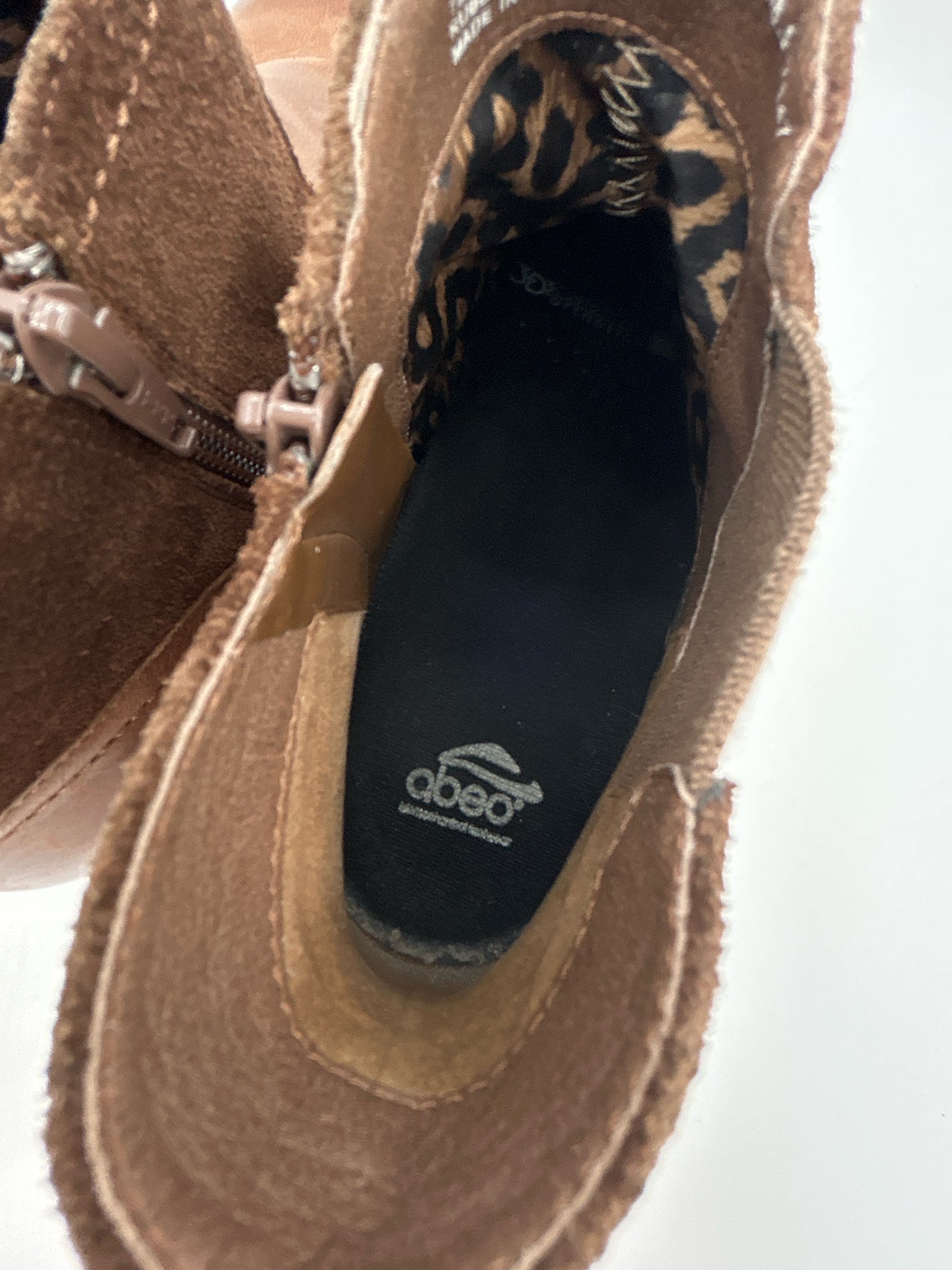 ABEO Size 8.5 Brown Women Booties