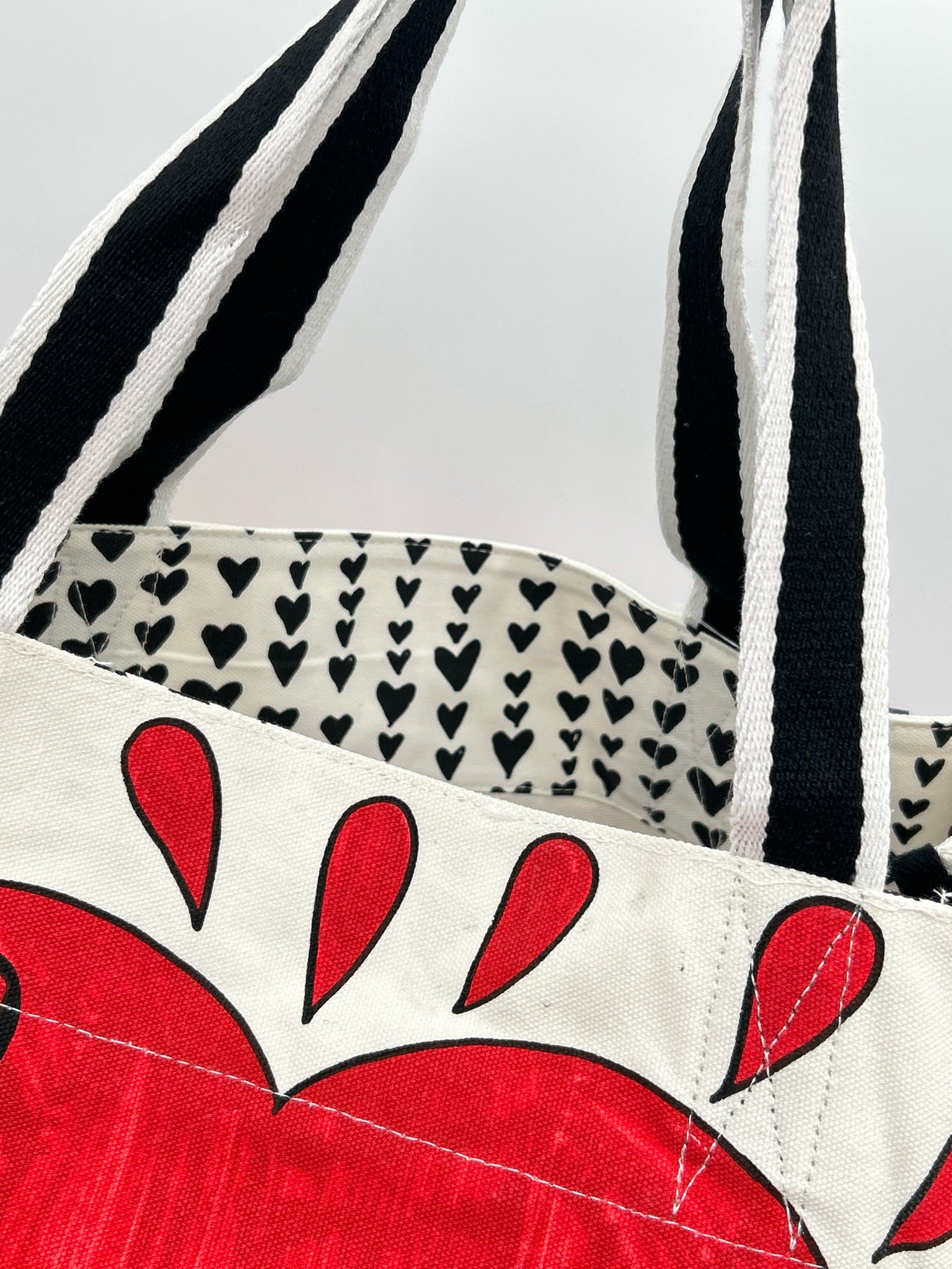 BRIGHTON NWT WHITE AND RED Women Tote
