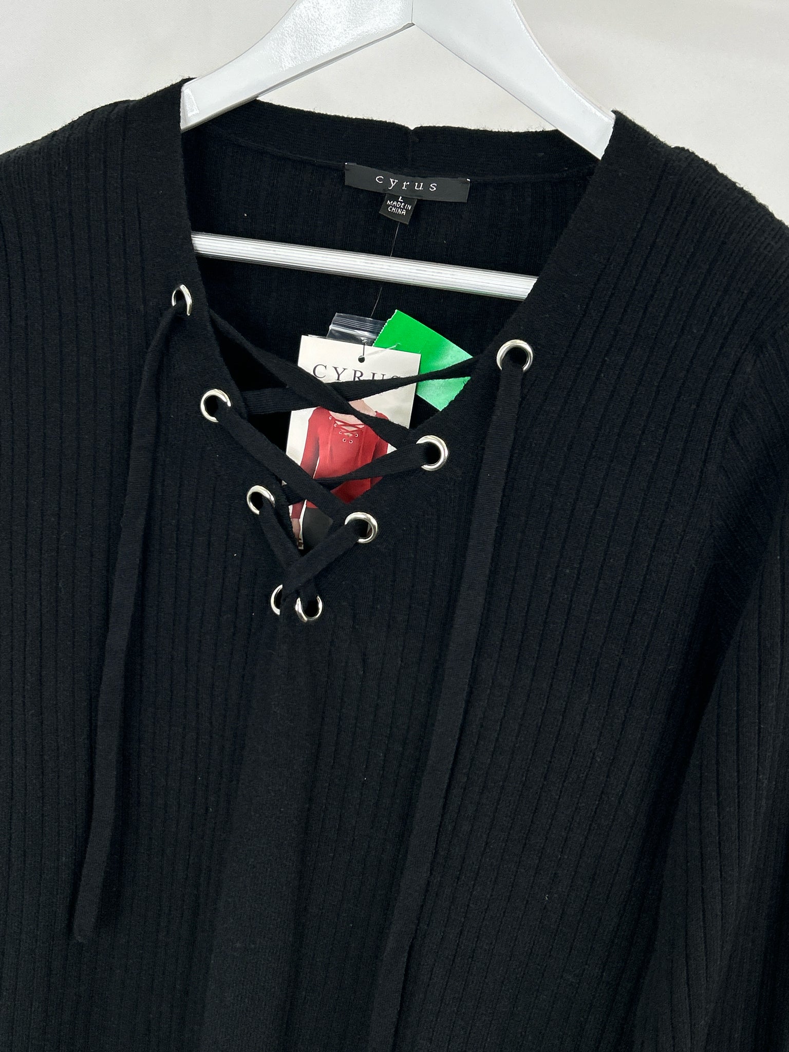 CYRUS NWT Size L Black Women Sweater