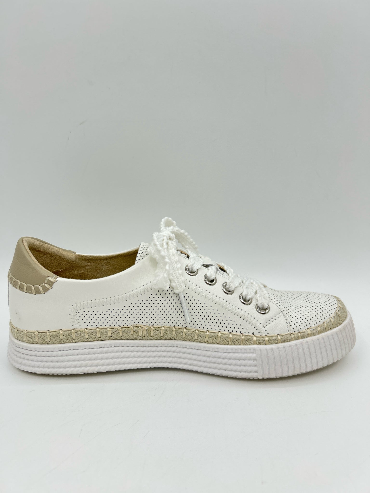 VANELI Size 7N White Women Sneakers