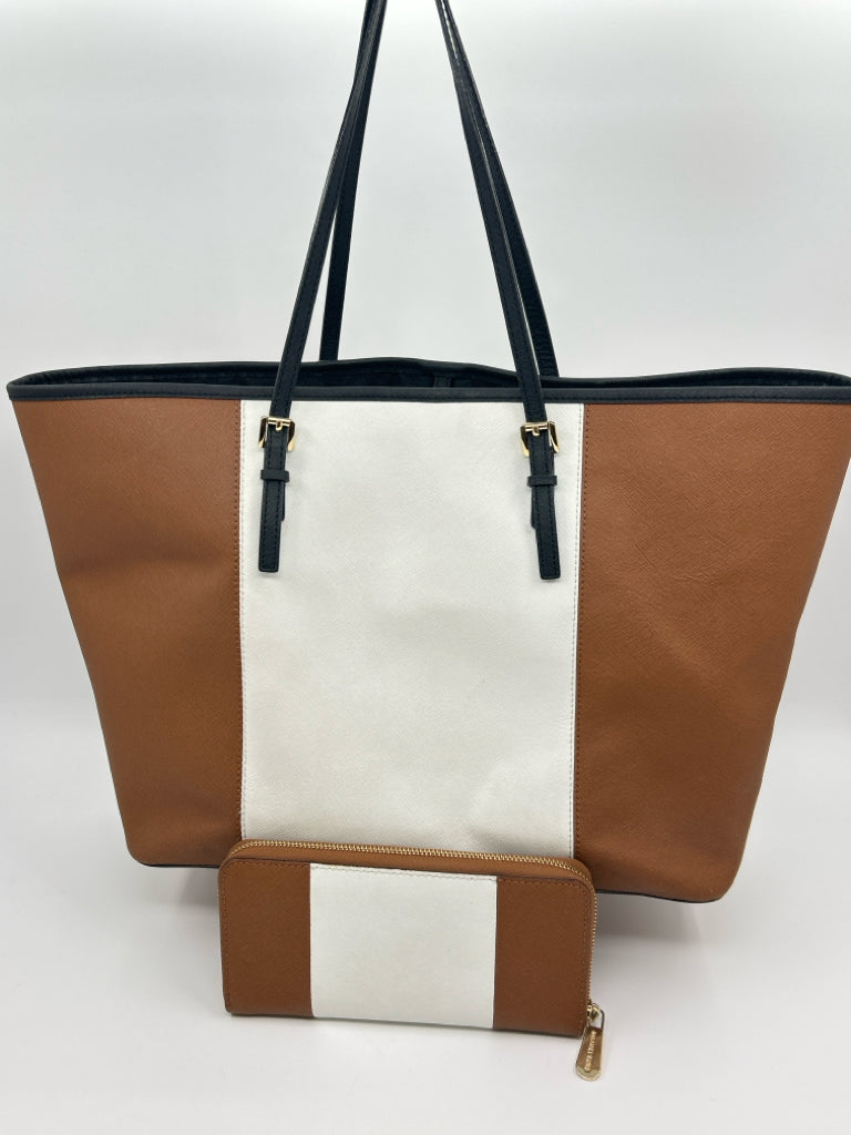 MICHAEL KORS TAN AND WHITE Tote + Wallet