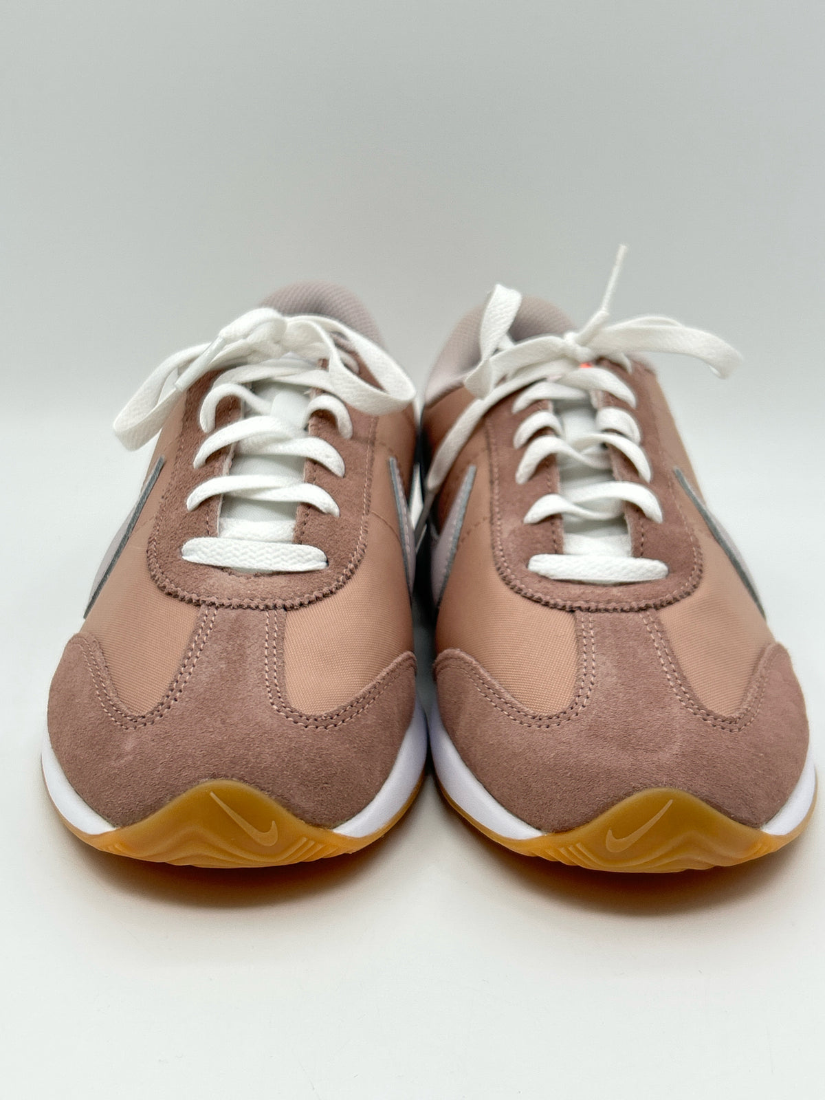 NIKE Size 9.5 Rose Pink Women Sneakers