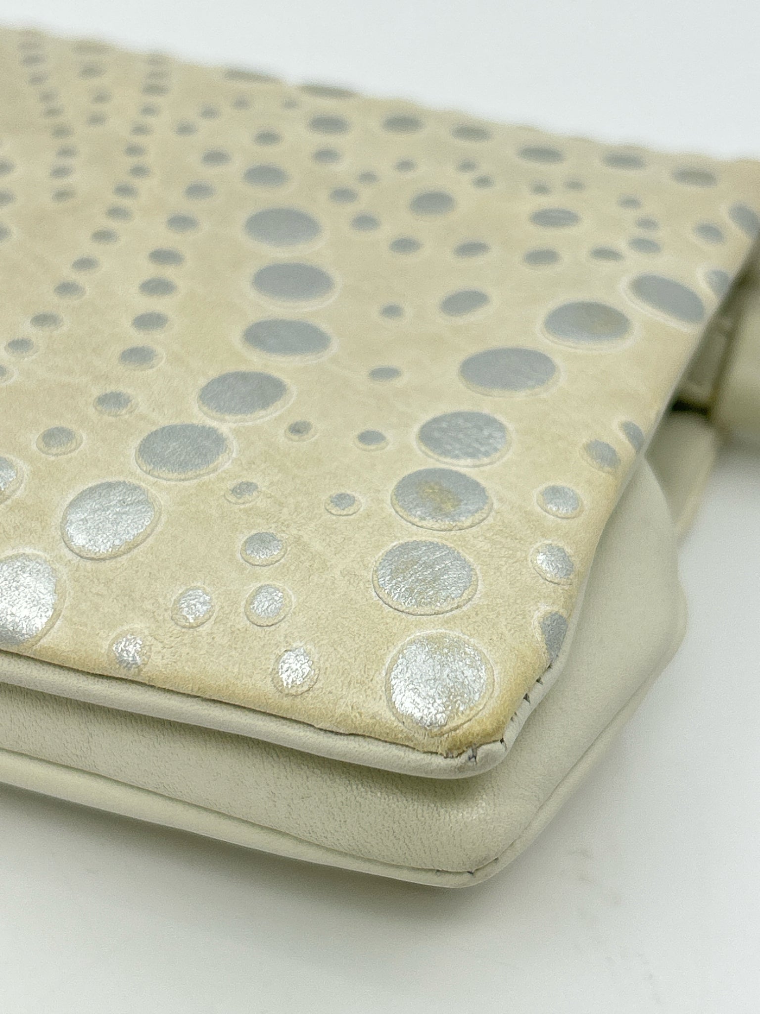 Donald J Pliner Cream & Silver Women Wristlet