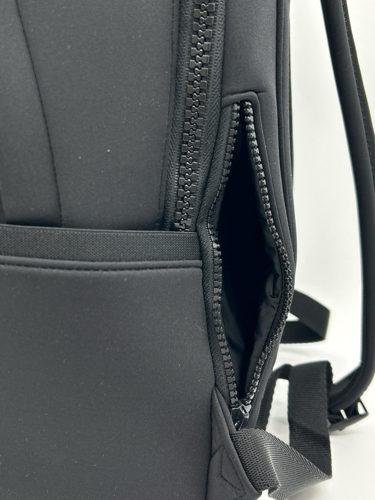 DAGNE DOVER Black Women Backpack
