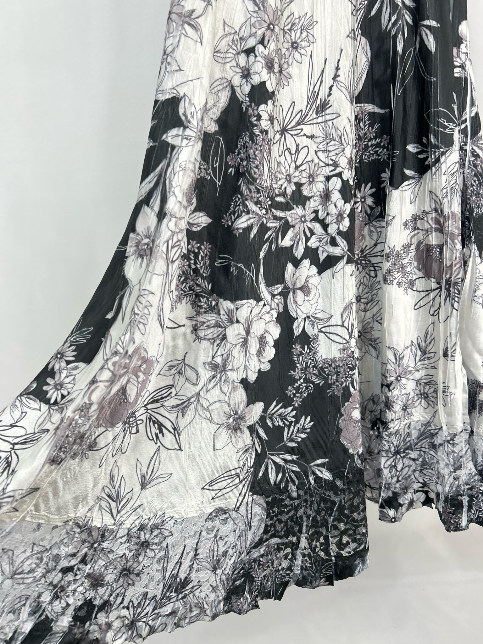 KOMAROV Size L White and black Women Dress