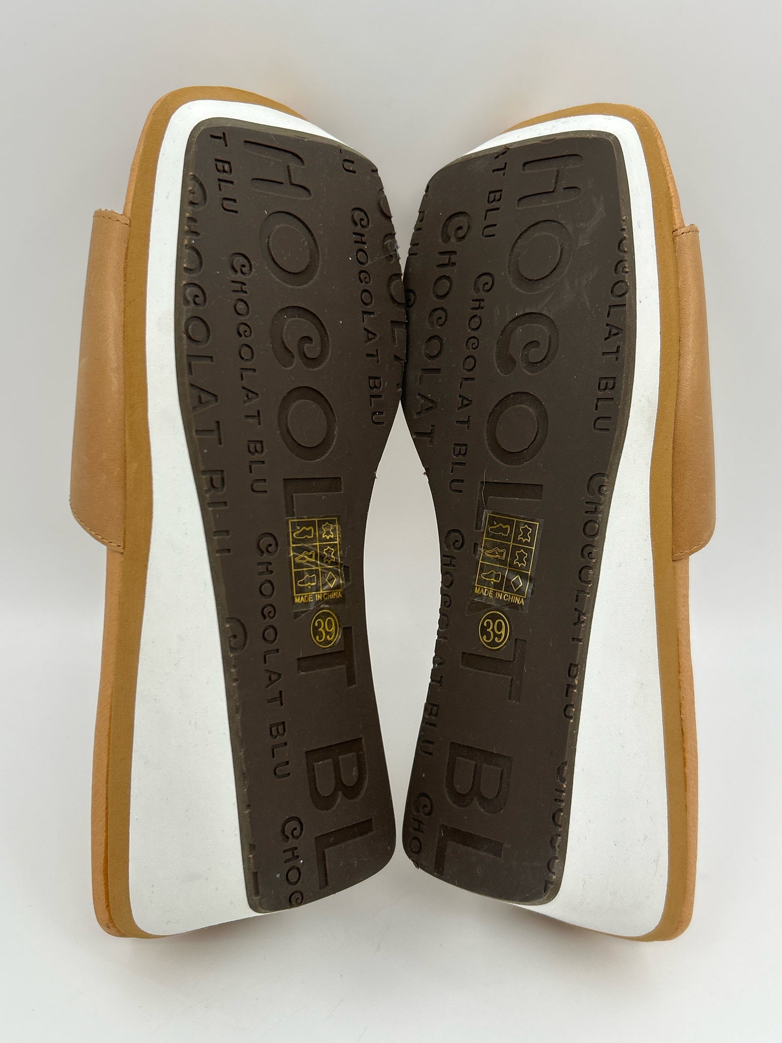 CHOCOLAT BLU Size 39/8 Beige Women Sandal