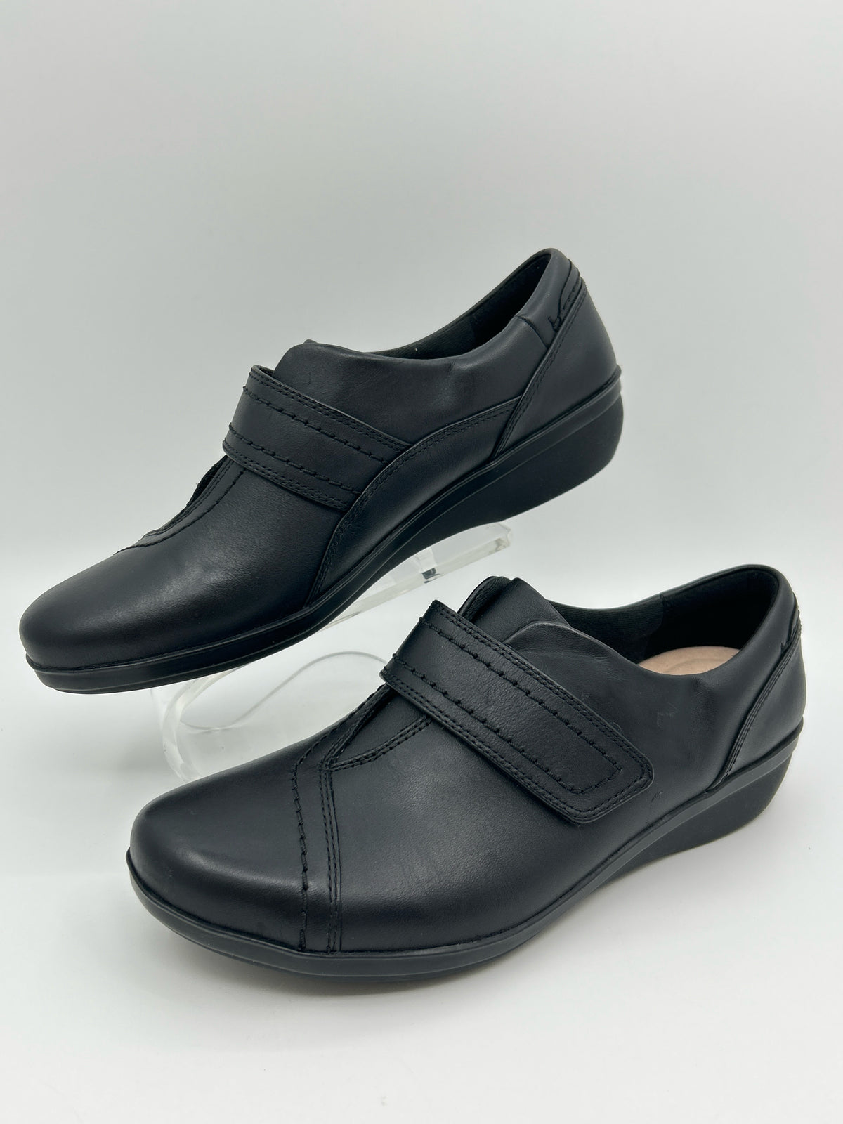 CLARKS COLLECTION NWOB Size 7 Black Women Shoes