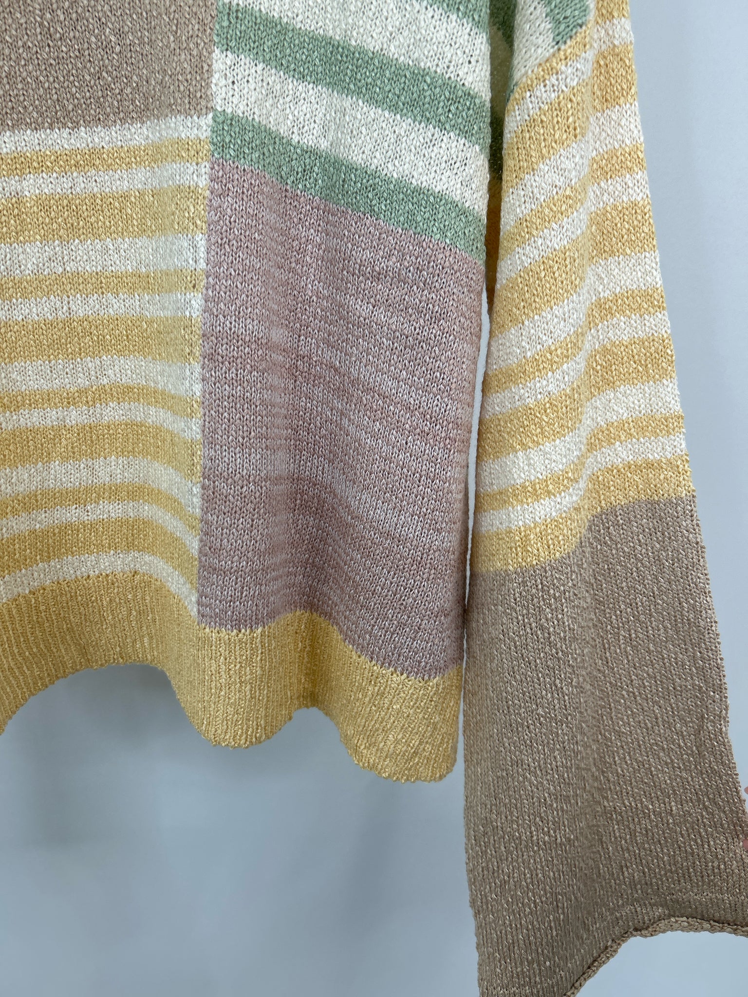 NEW IN Size L Multi-Color Women Sweater NWT