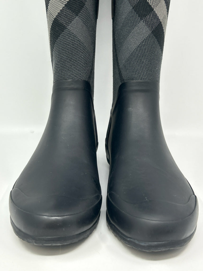 BURBERRY Women Size 37 Black Plaid Rainboots
