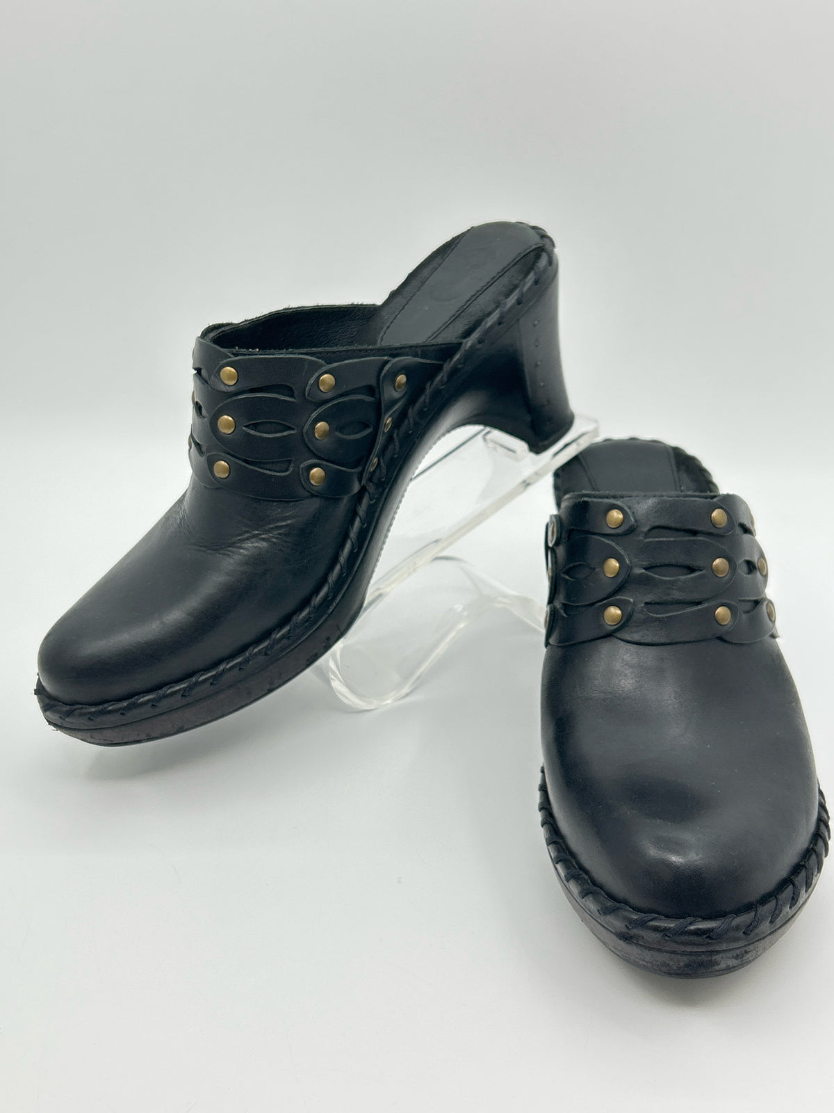 FRYE Size 8.5M Black Women Clogs