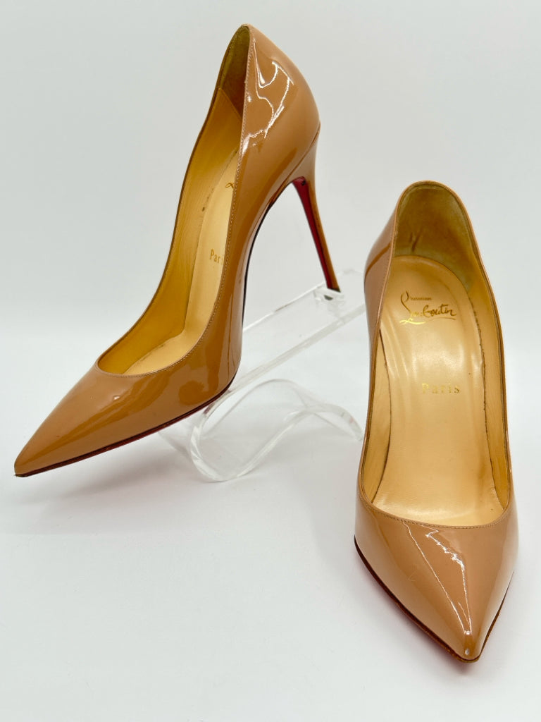 CHRISTIAN LOUBOUTIN Size 37.5 nude Women's Pumps
