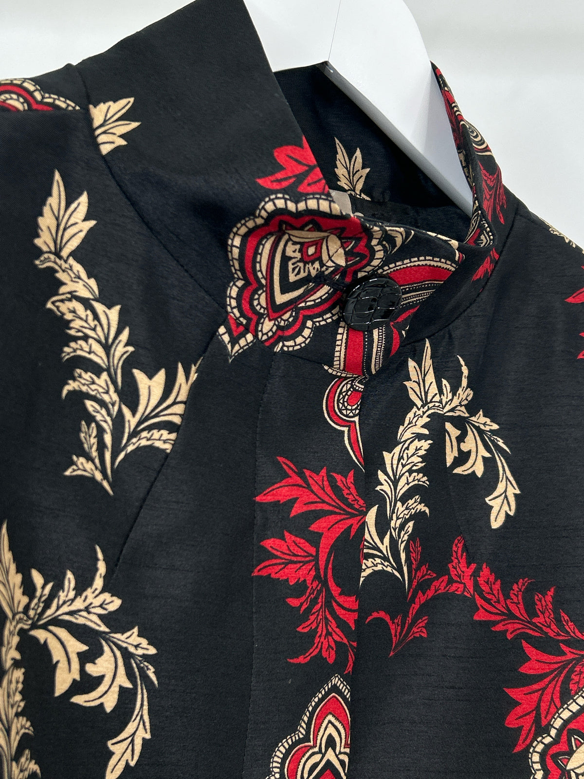 CHICO'S Size 8 Black Floral Women Jacket