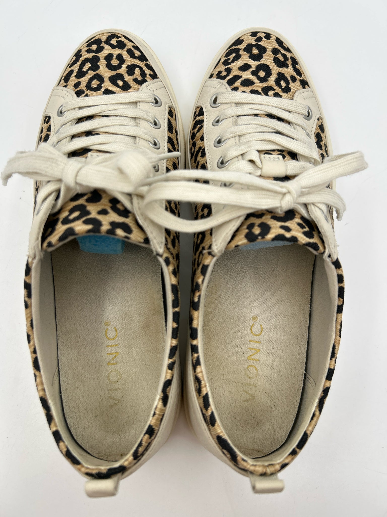 VIONIC Size 9 WHITE AND BEIGE Women Sneakers