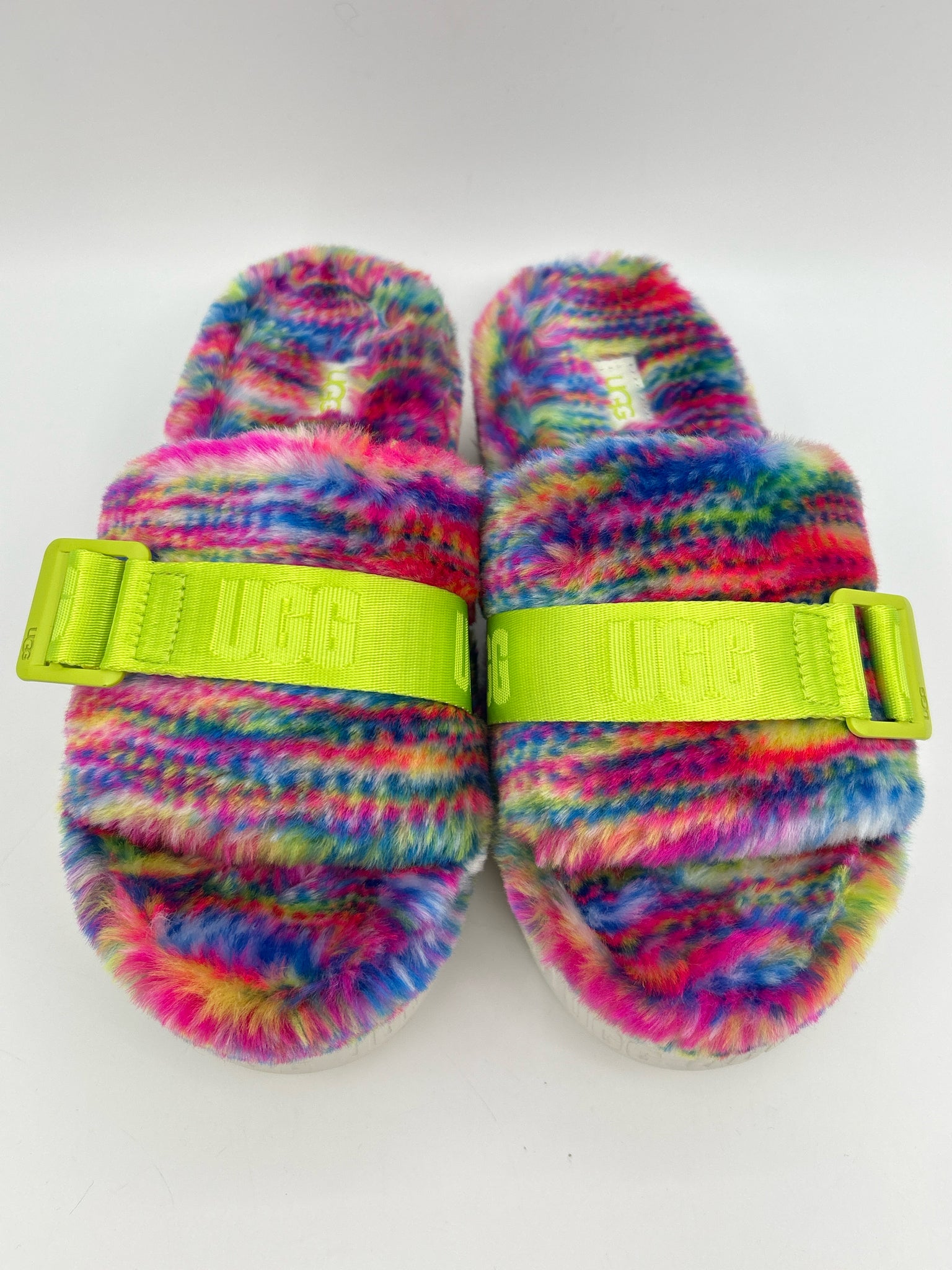 UGG Size 6 Multi-Color Women Flats