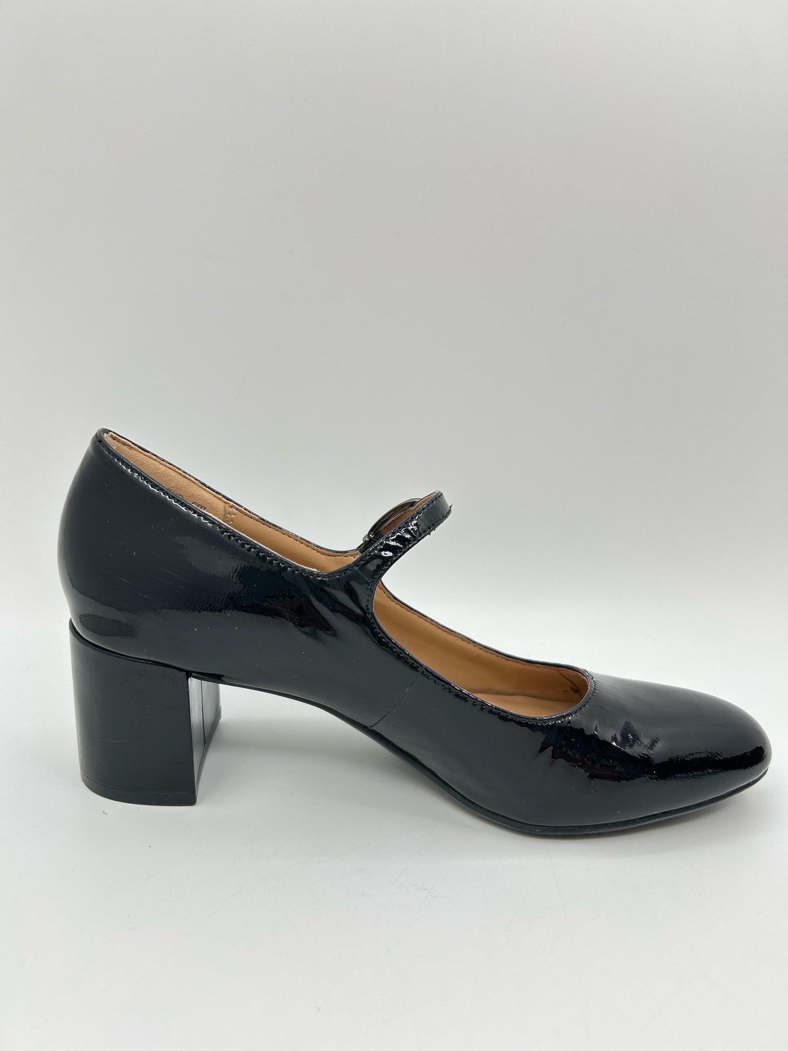 NATURALIZER Size 8.5M Black Women Pumps