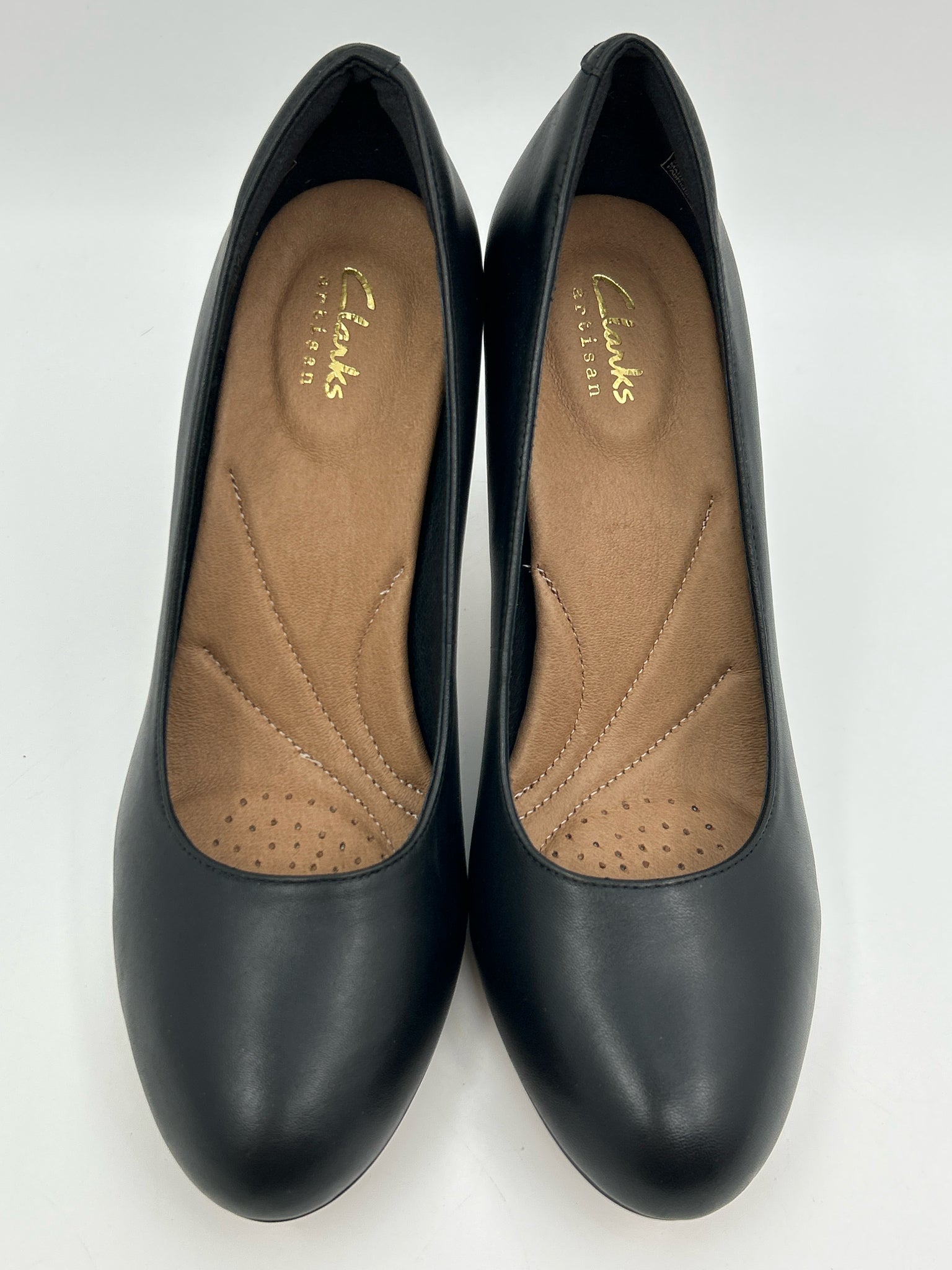 CLARKS Size 7.5M Black Women Pumps