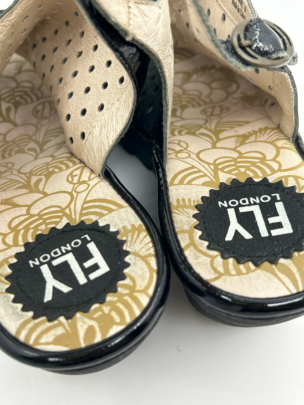 FLY LONDON Size 39 Black Women Sandal