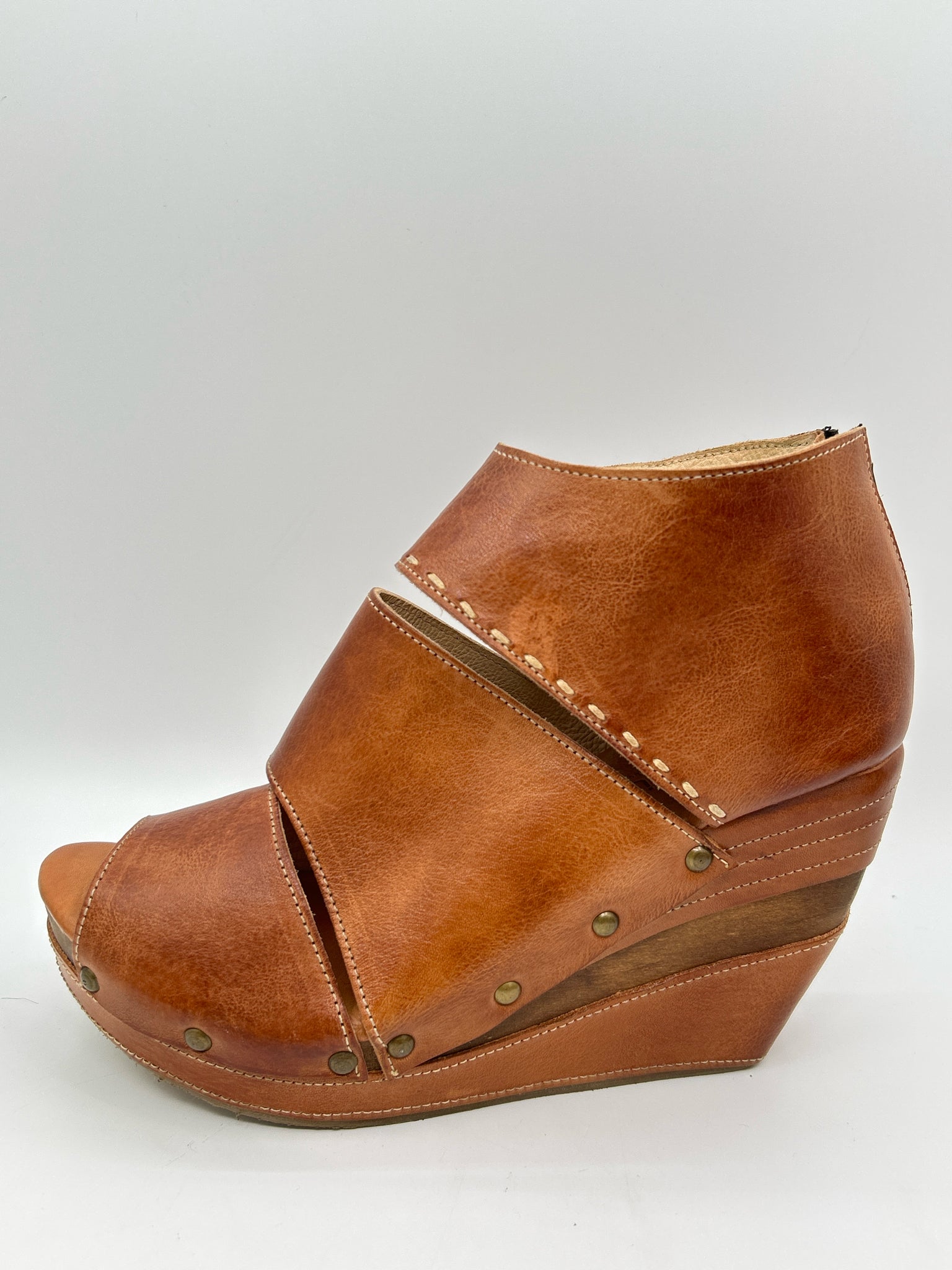 BED STU Size 11 COGNAC Women Sandal