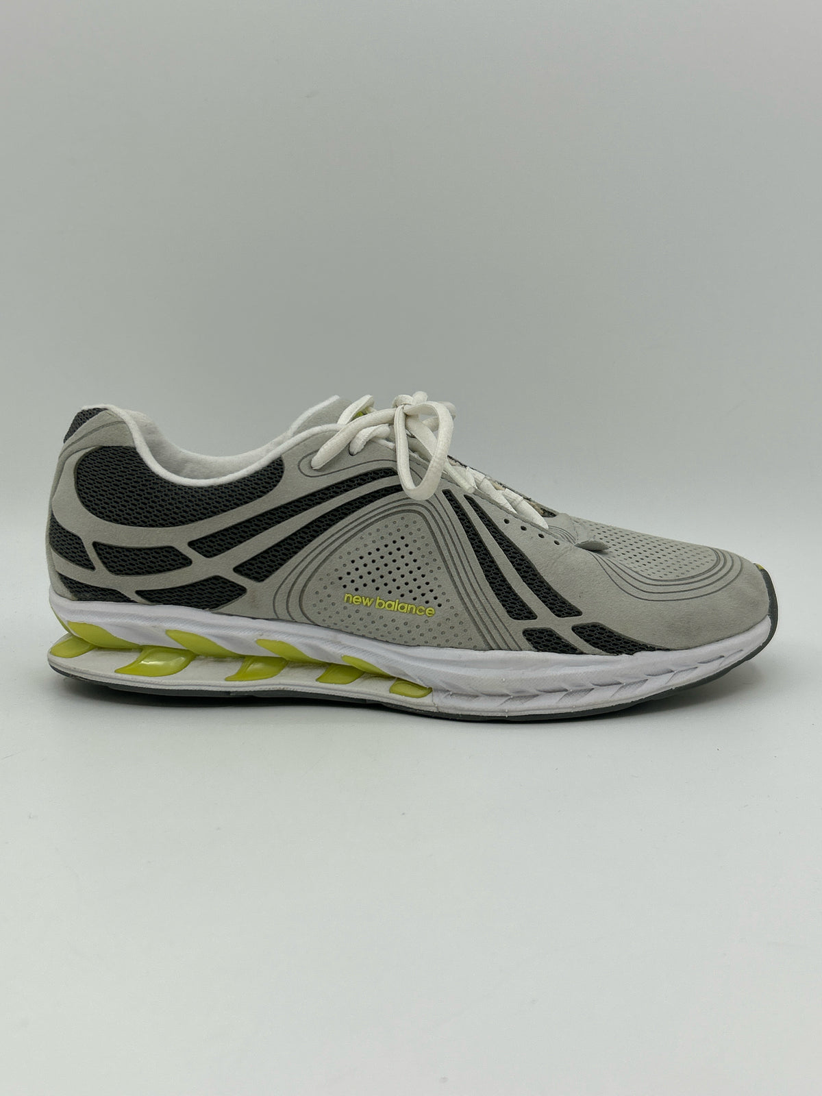 NEW BALANCE Size 9 light grey Women Sneakers