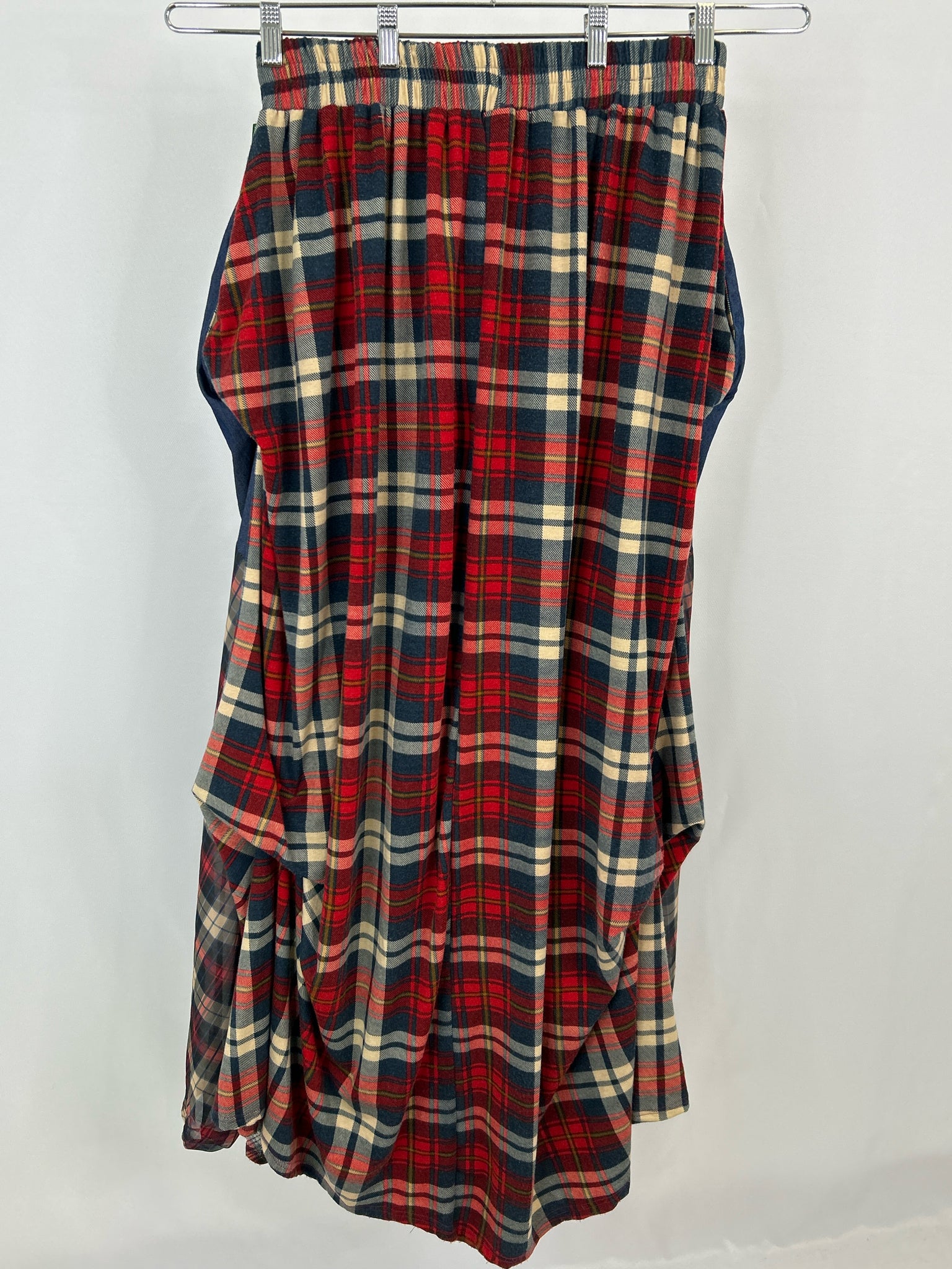 FT INC Size One Size Red Plaid Women Skirt