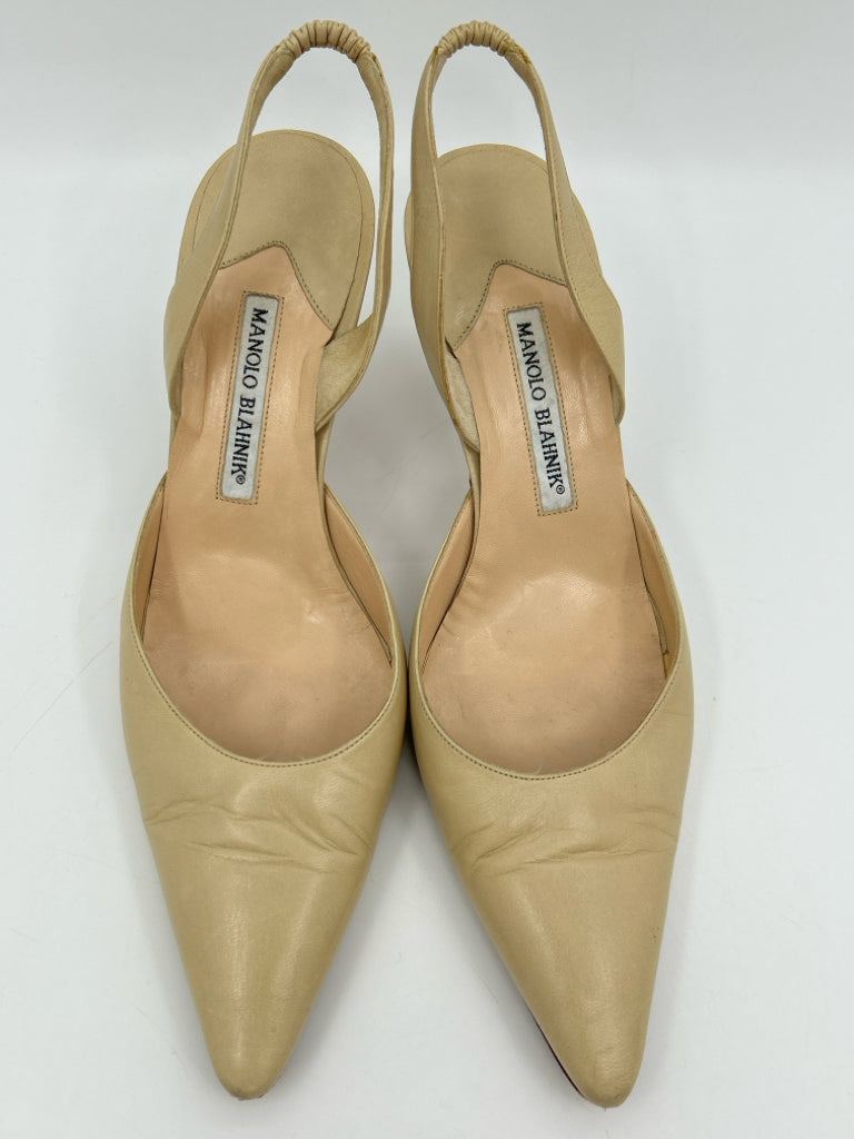 MANOLO BLAHNIK Size 40 Beige Women's Pumps