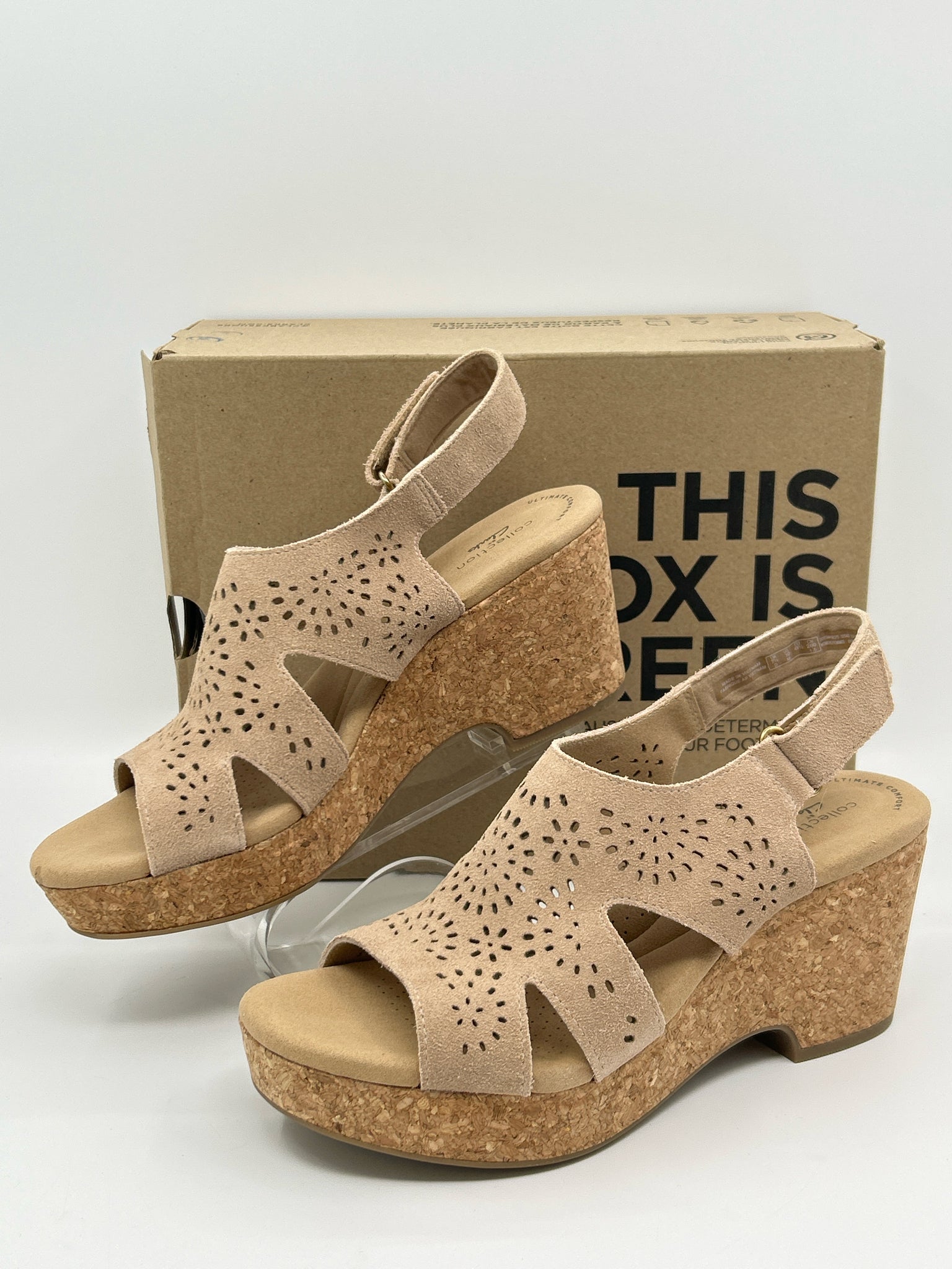 COLLECTION BY CLARKS Size 10M SAND Women Sandal
