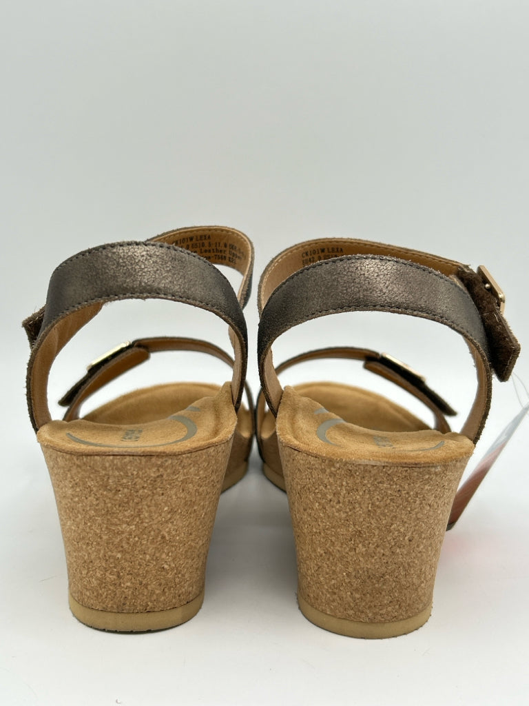 AETREX Size 10.5/11 Bronze Lexa Women's Sandal NIB