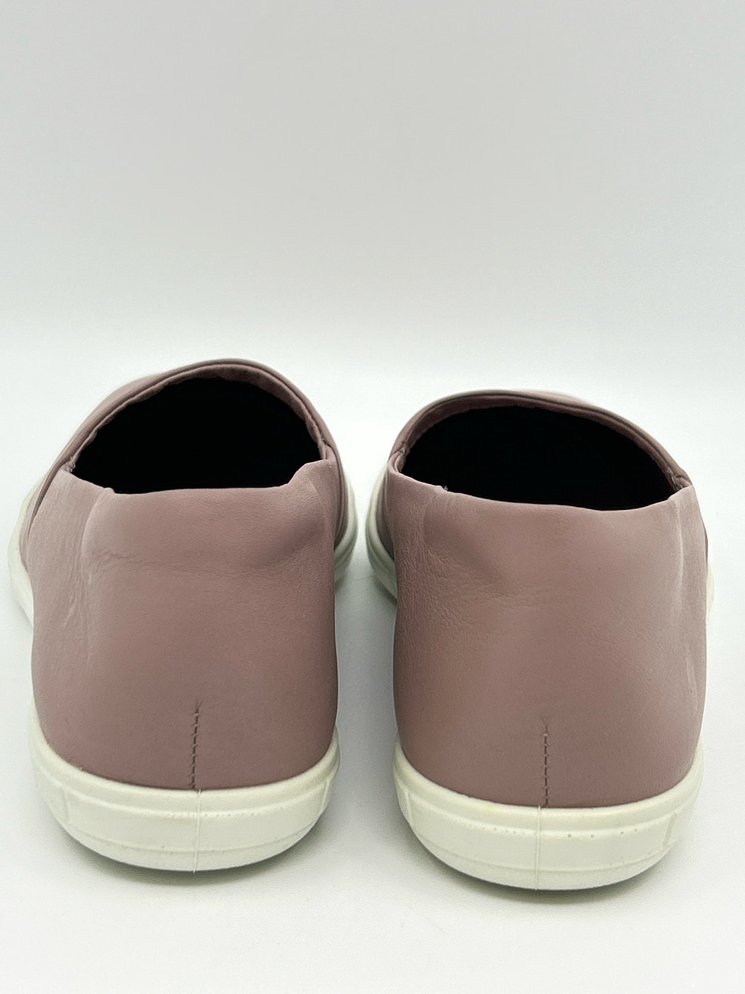 ECCO Size 6.5/7 Rose Women Flats