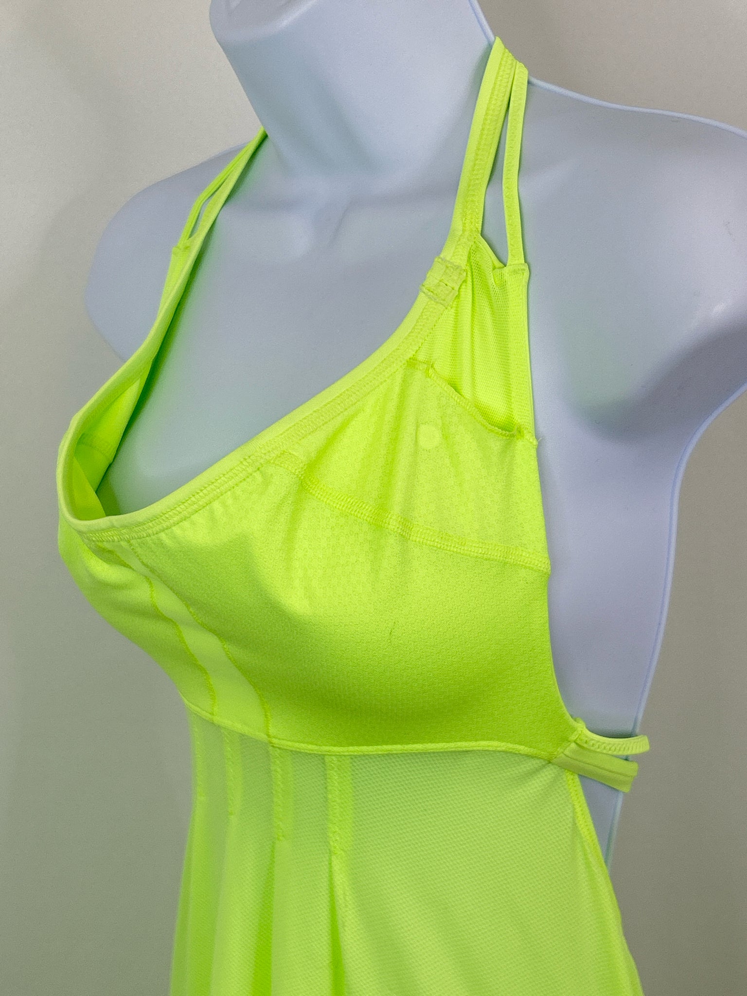 LULULEMON Size 8 NEON LIME Women Workout Top