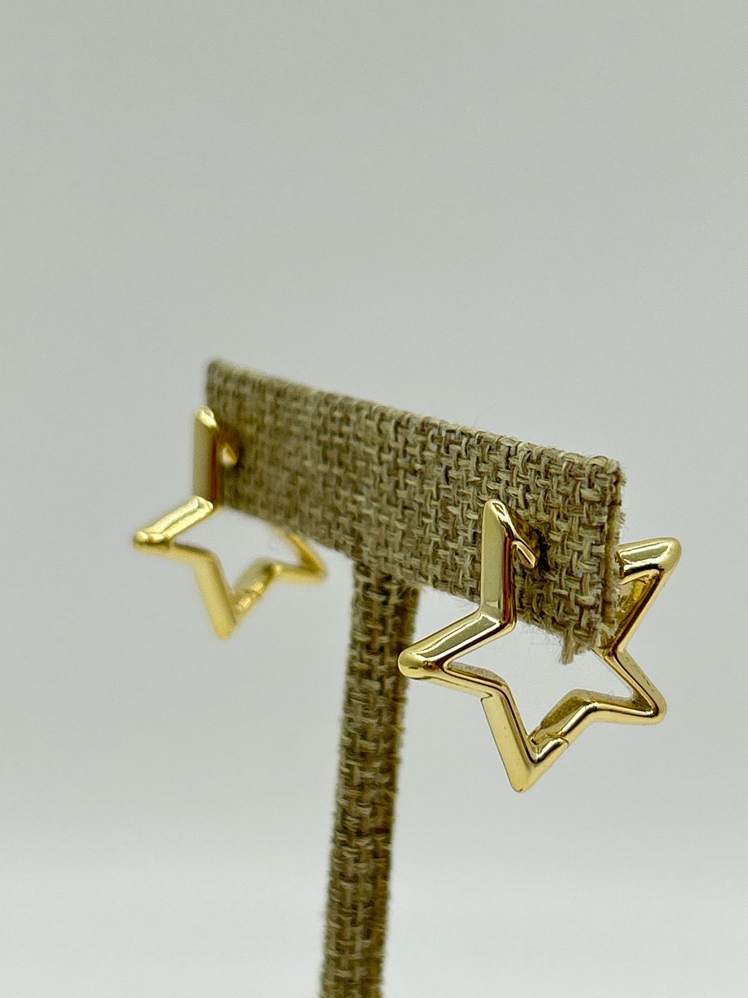 KENDRA SCOTT NWT Gold Earrings