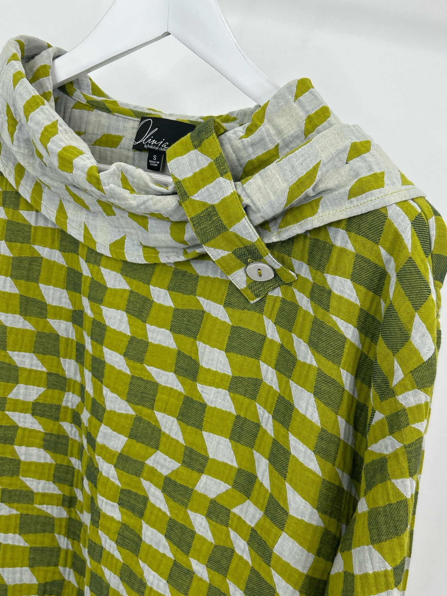 OLIVIA BY HABITAT CLOTHES Size S Green Print Women Shirt NWT
