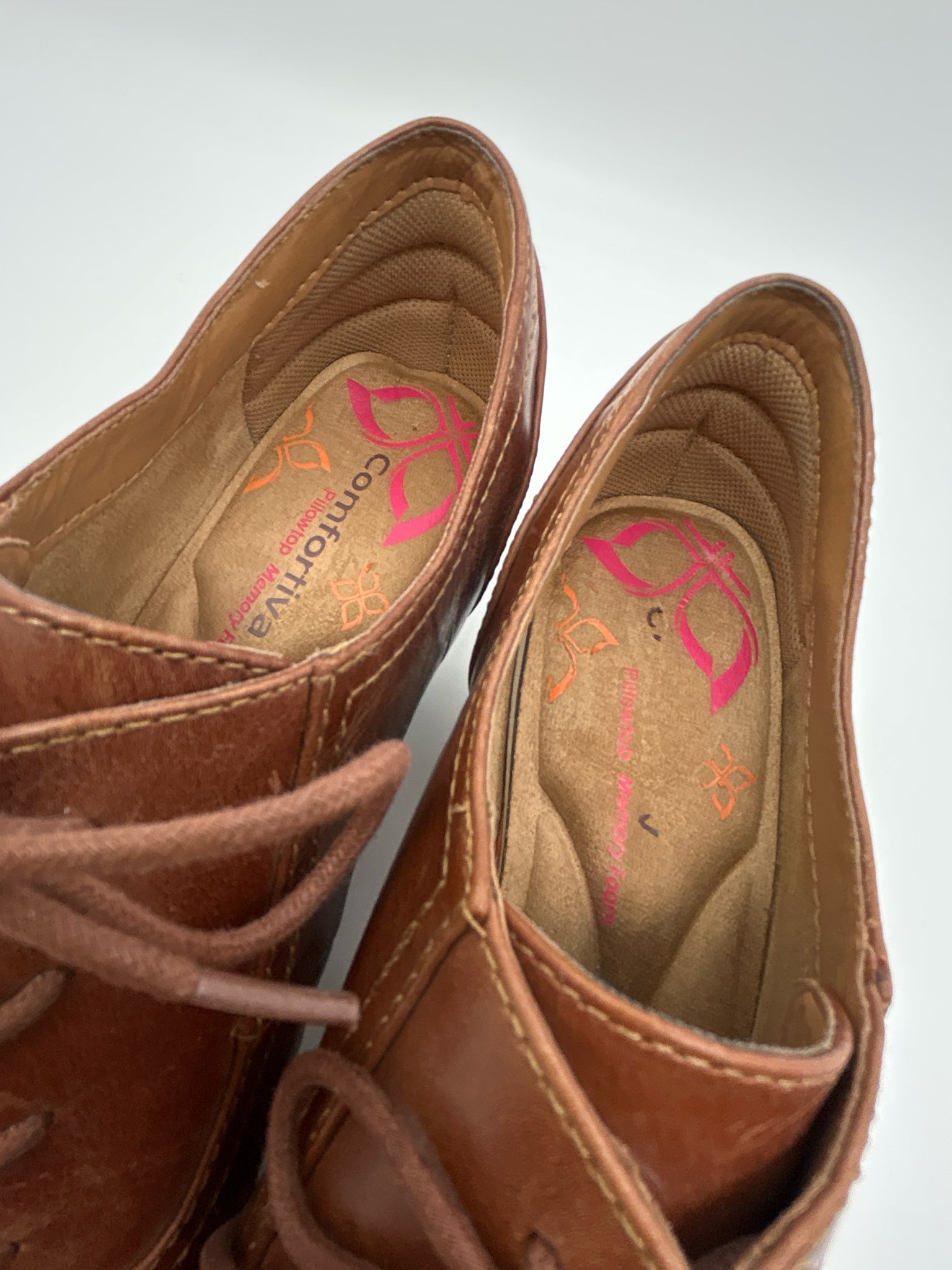 COMFORTIVA Size 9.5M Tan Women Pumps