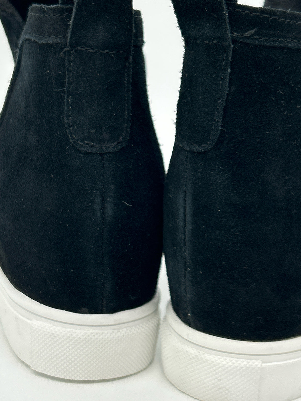 BLONDO Size 6M Black Women Sneakers