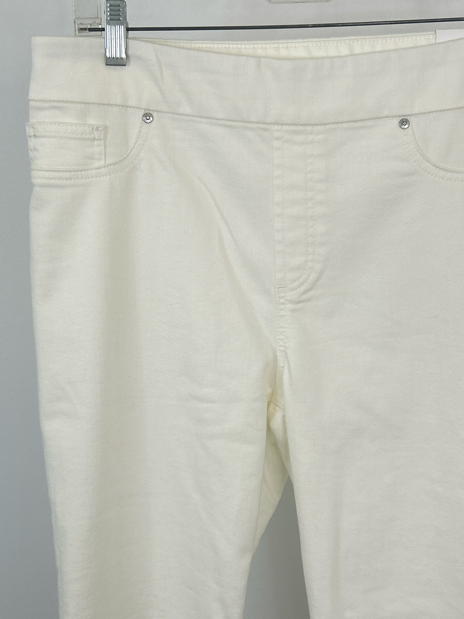 CHICO'S NWT Size 10R white denim Women jeans