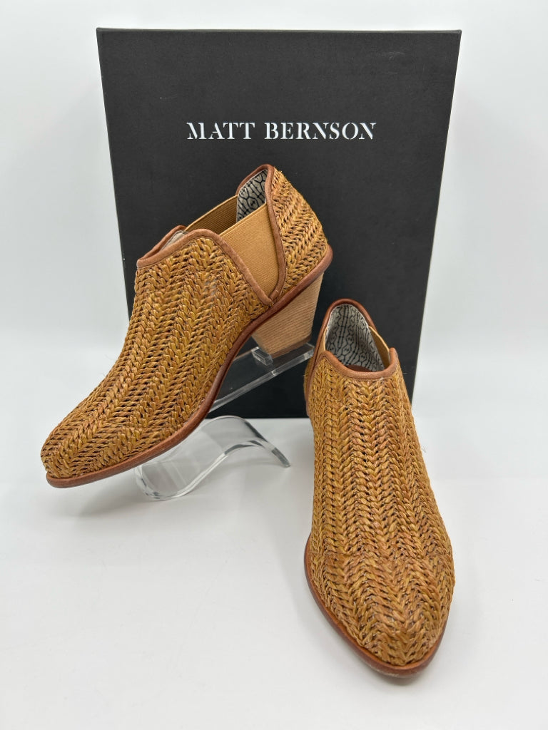 MATT BERNSON Size 7M CHESTNUT Booties