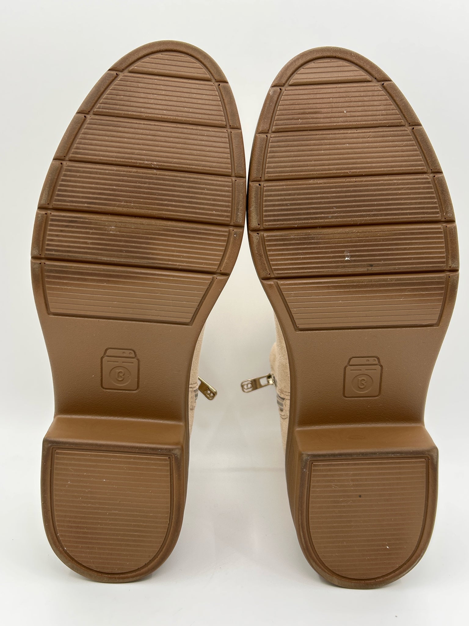 BZEES Size 9M Beige Women Booties