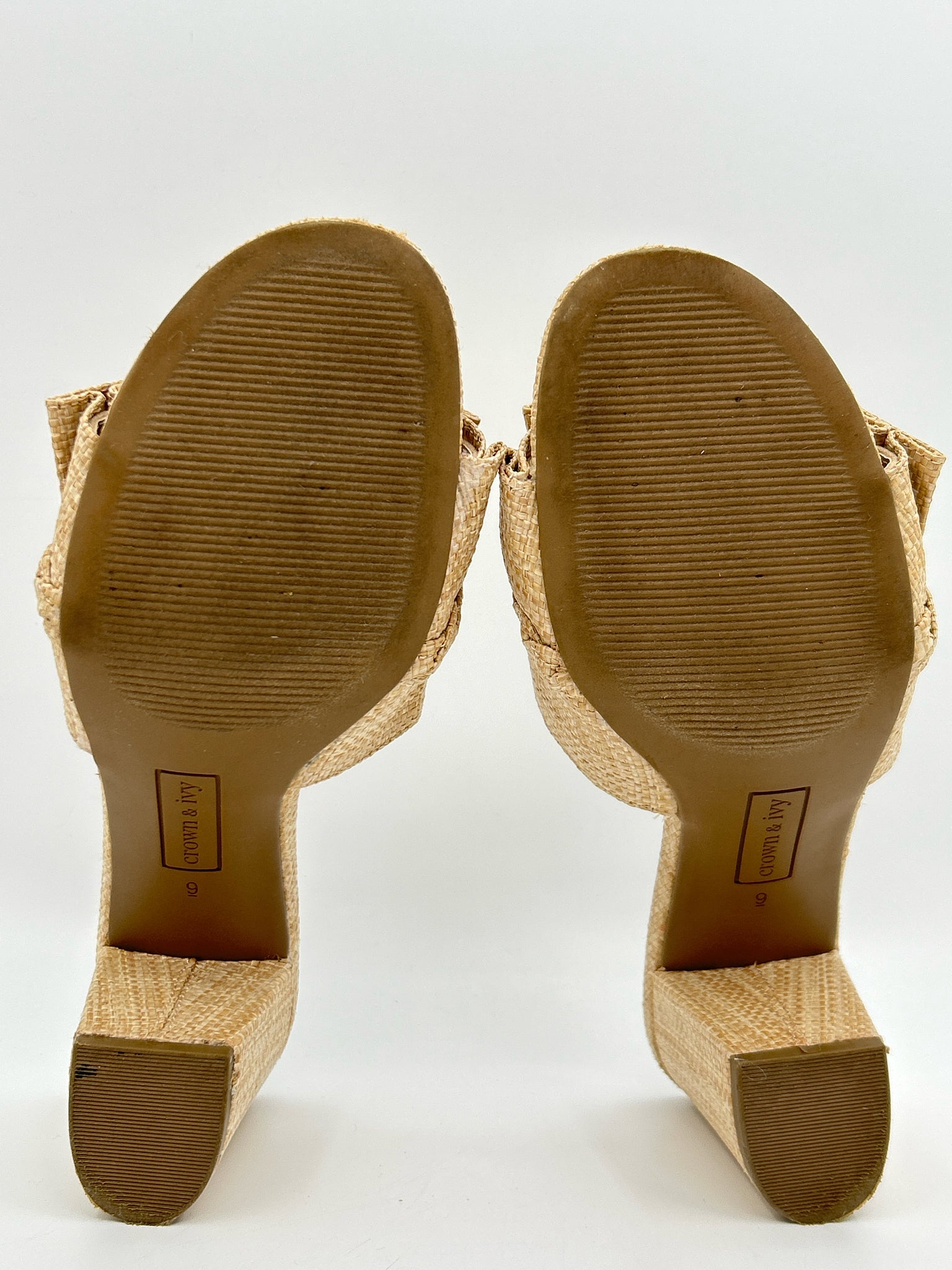 CROWN & IVY Size 9M Natural Women Sandal