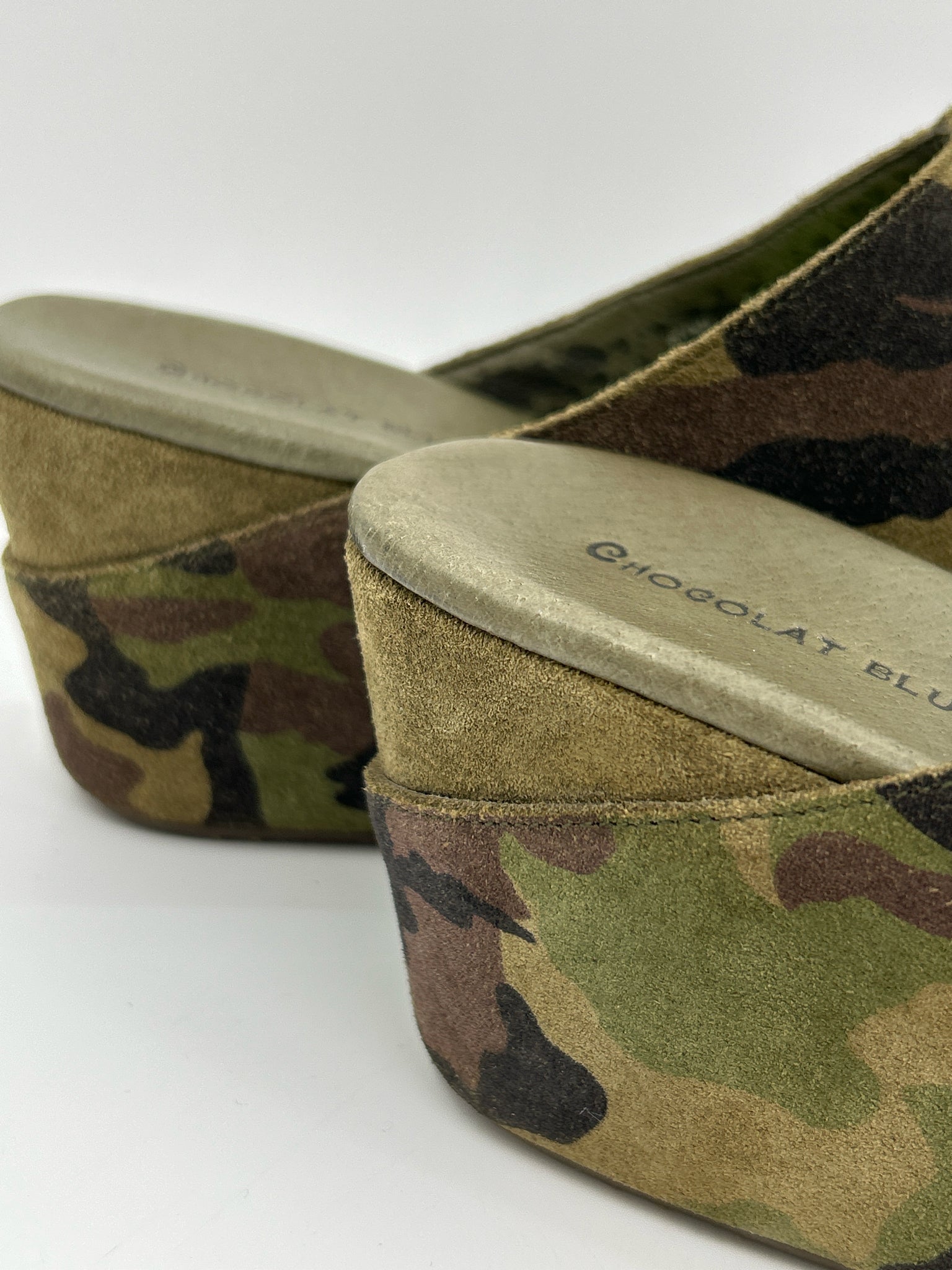 CHOCOLAT BLU Size 8.5 Green Camo Women Sandal