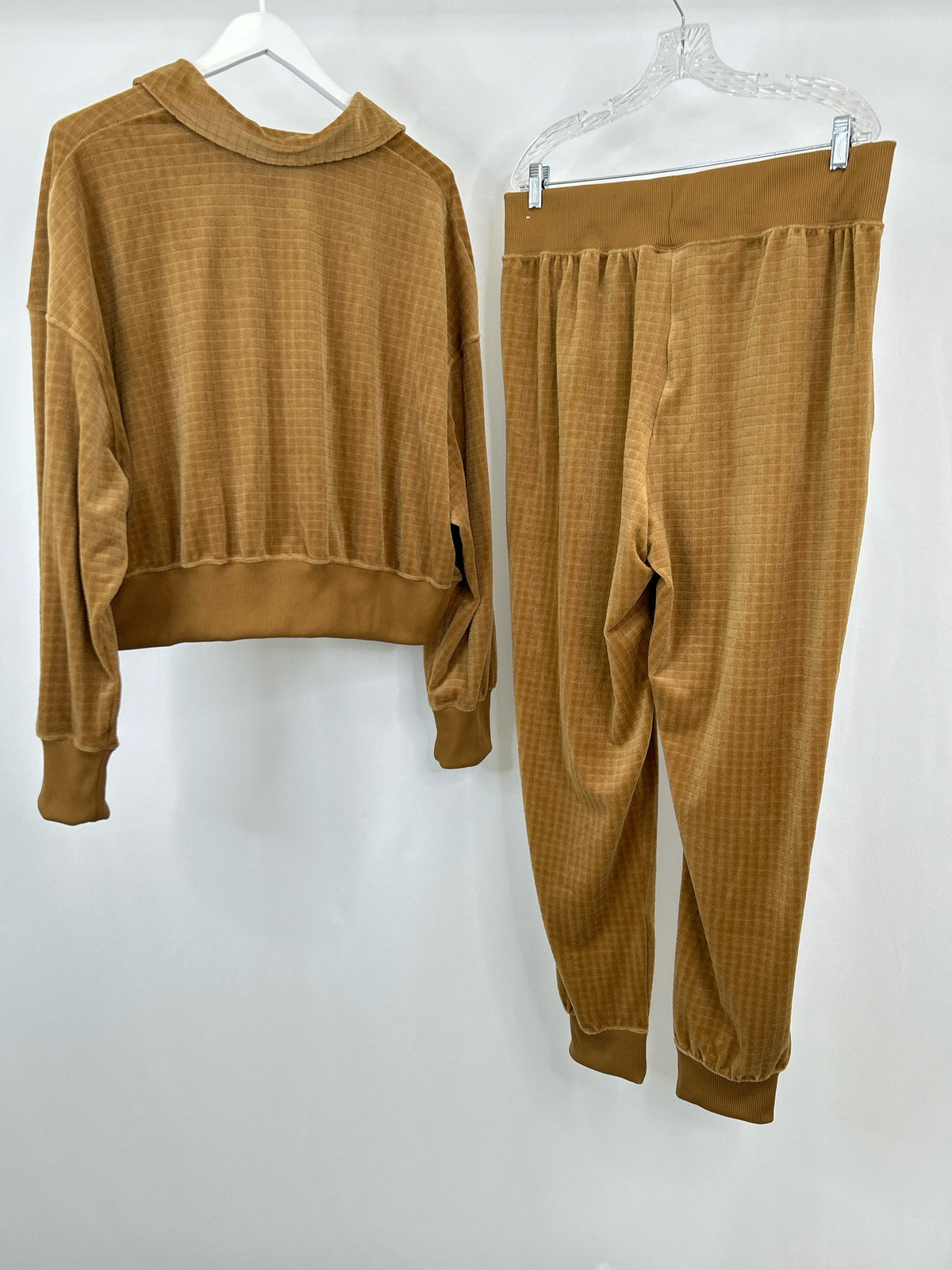 NIKE Size L Brown Women 2-Piece w/pants