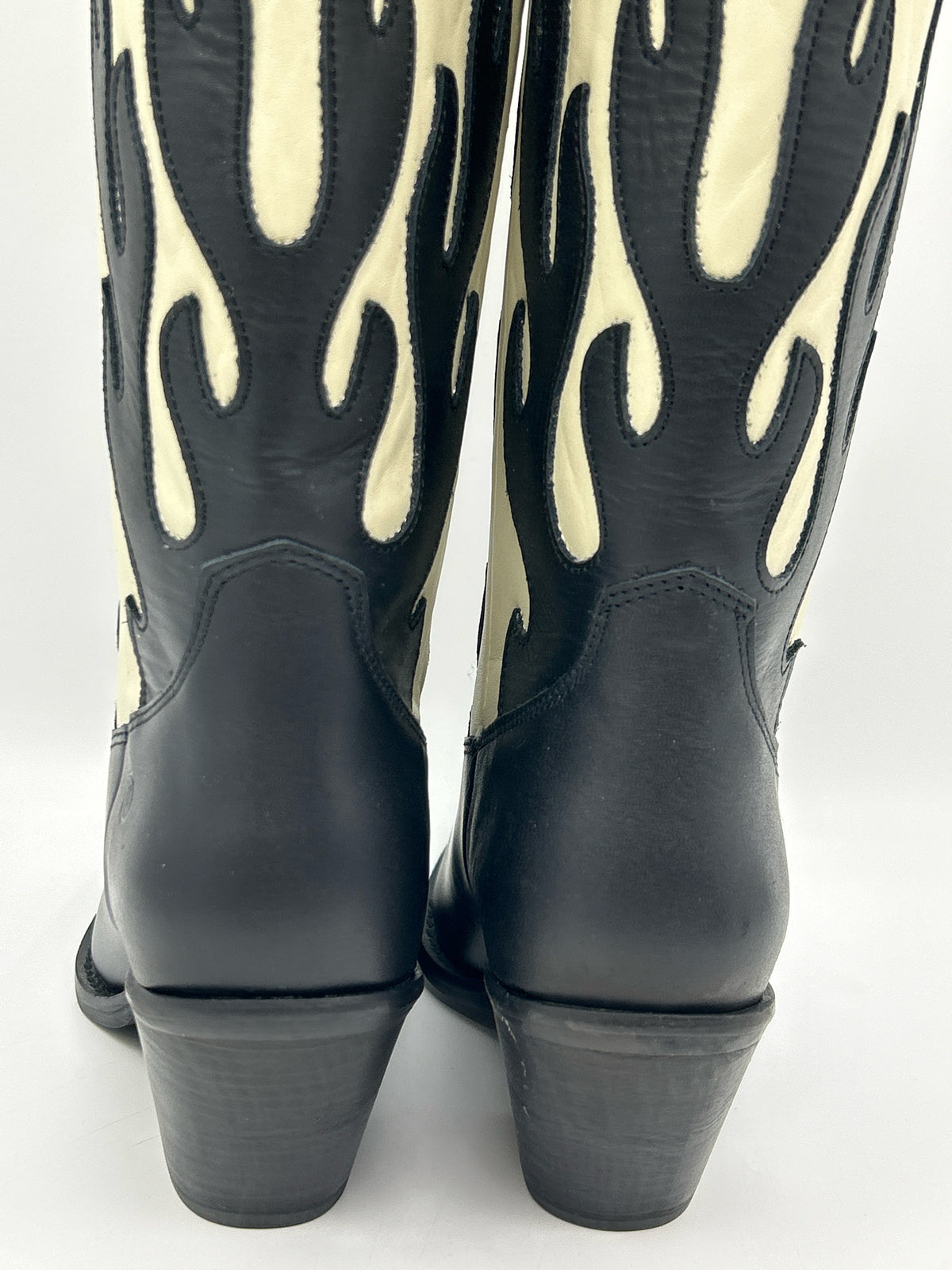 DINGO Size 8.5M Black & Cream Women Boots