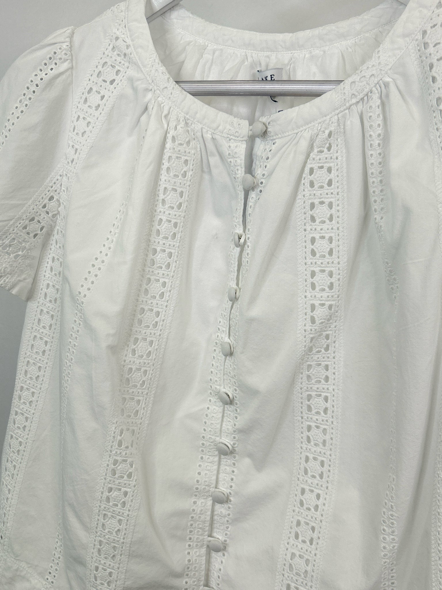 LAKE Size M White Women 2-Piece w/shorts