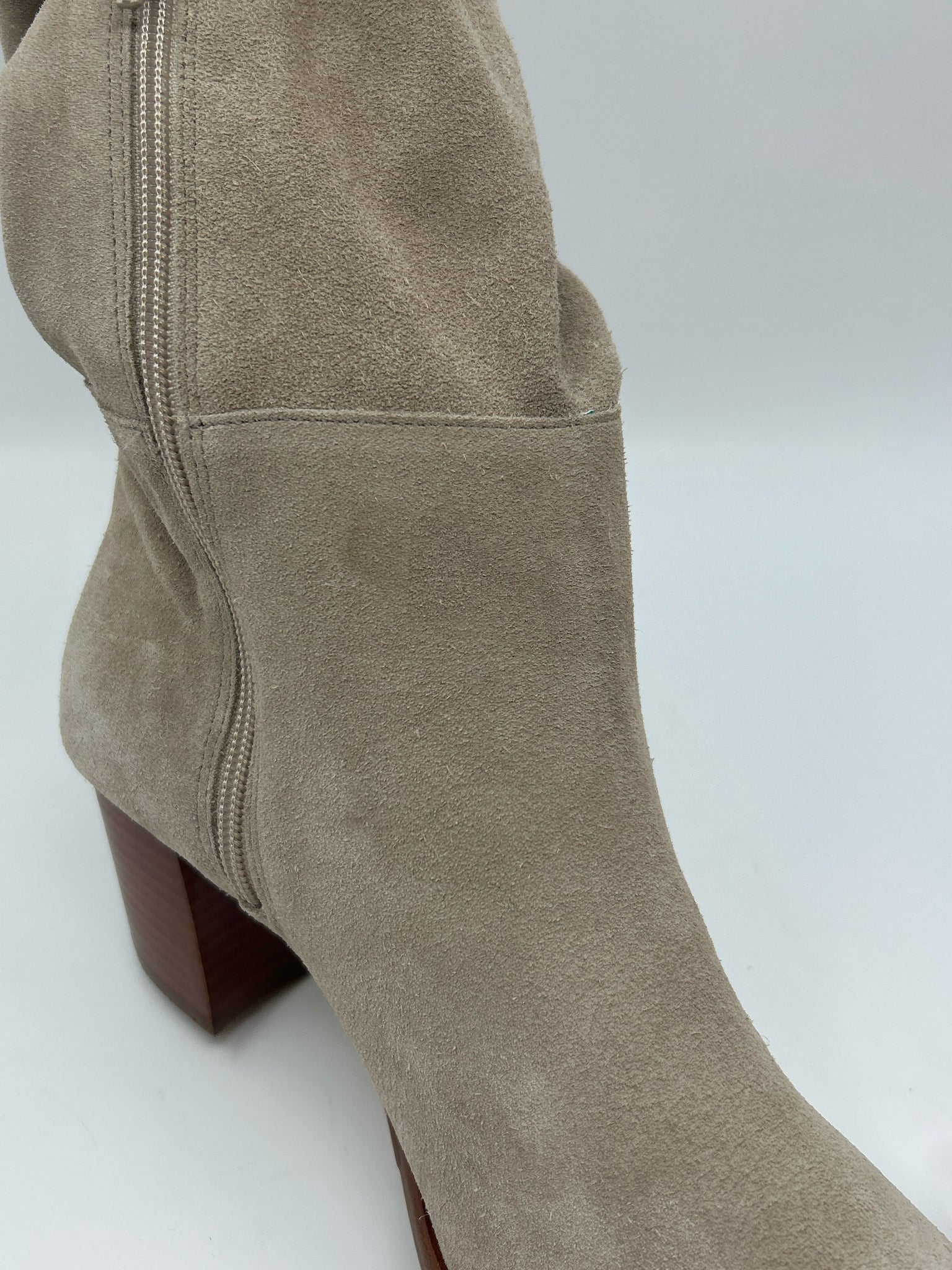 BERNARDO Size 9M SAND Women Boots