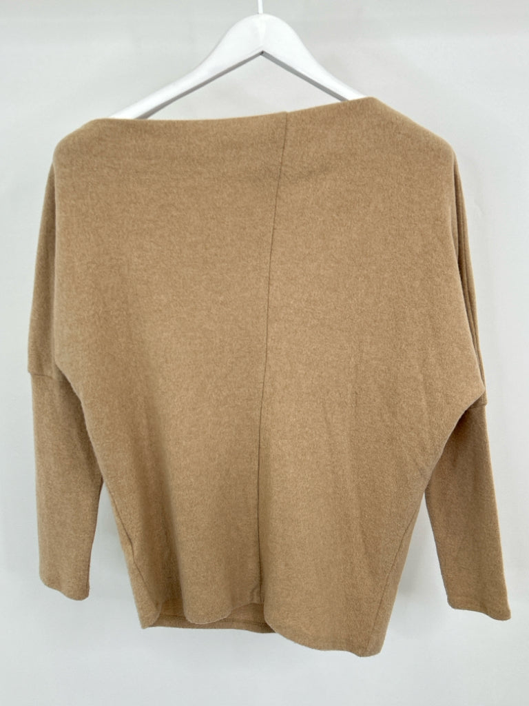 ASTR Women Size M Tan Sweater